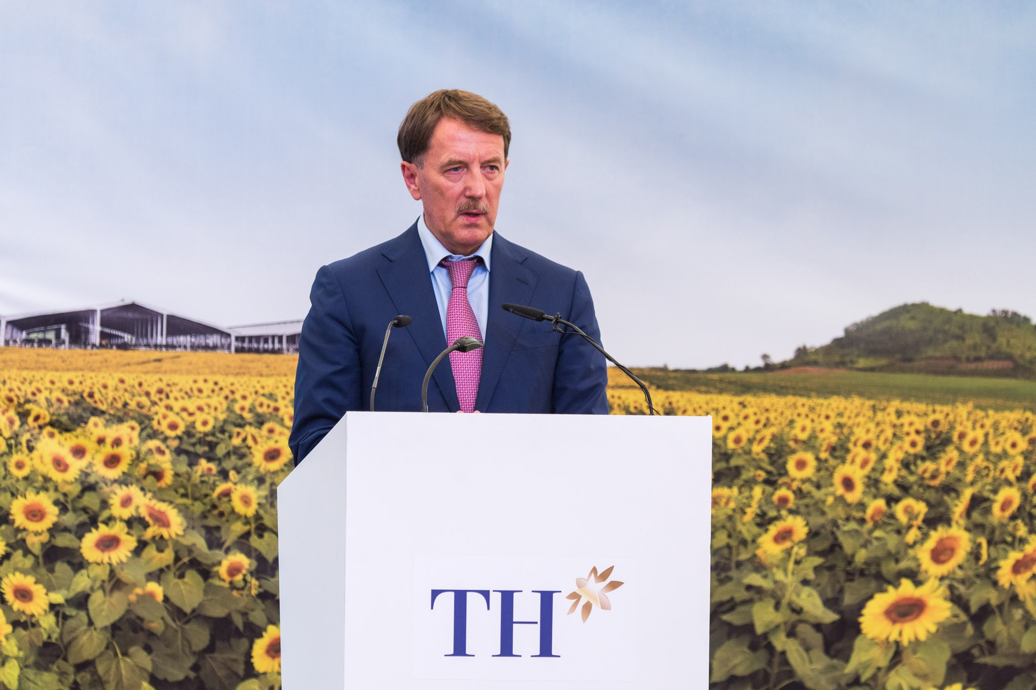 Закладка 1-го камня молокозавода вьетнамской компании «TH». Промышленный и репортажный фотограф в Калуге Игорь Малеев