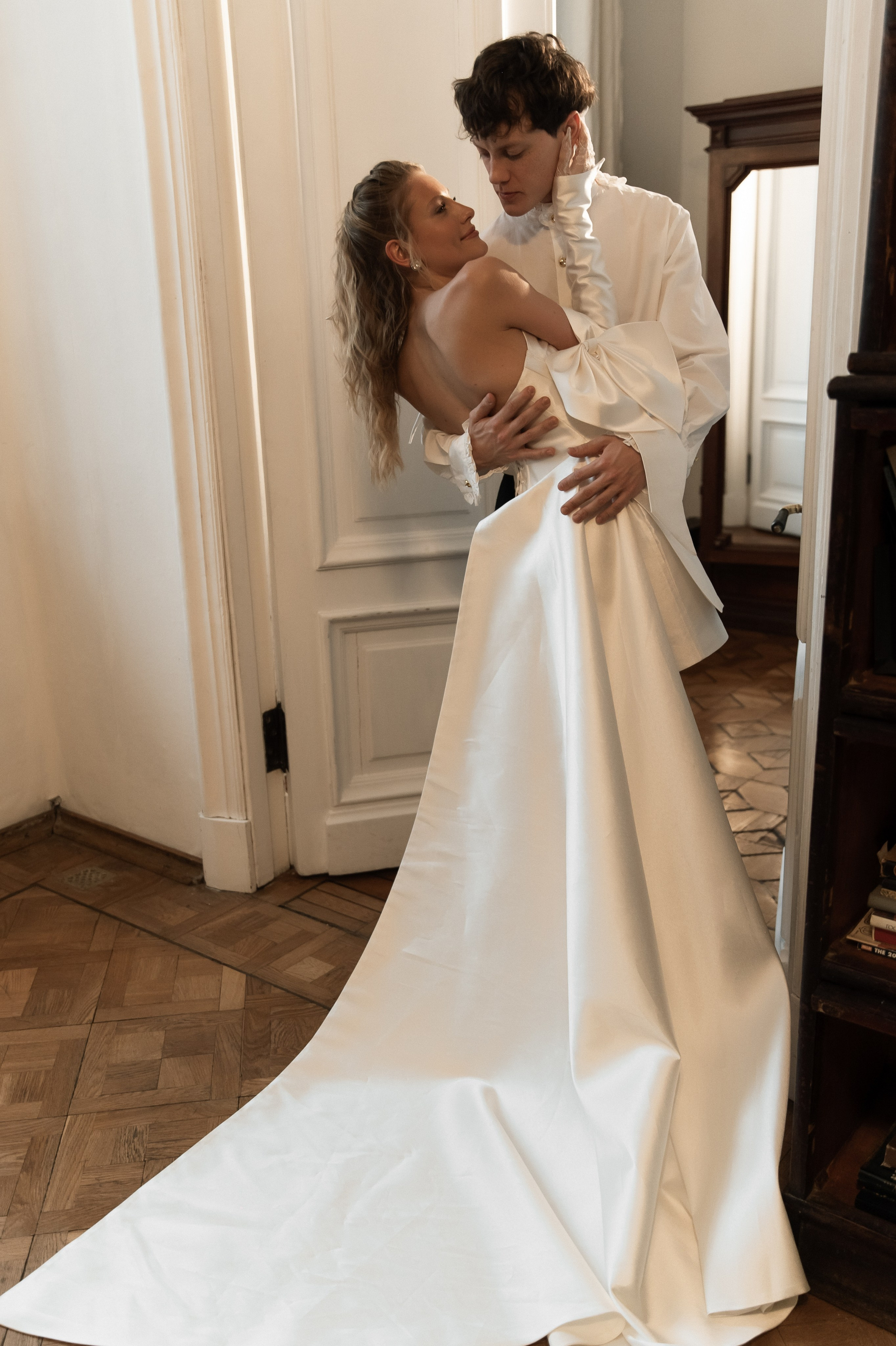 Свадебная съемка в исторической квартире на Чистых прудах. Ярослава Ерина — свадебный фотограф в Москве