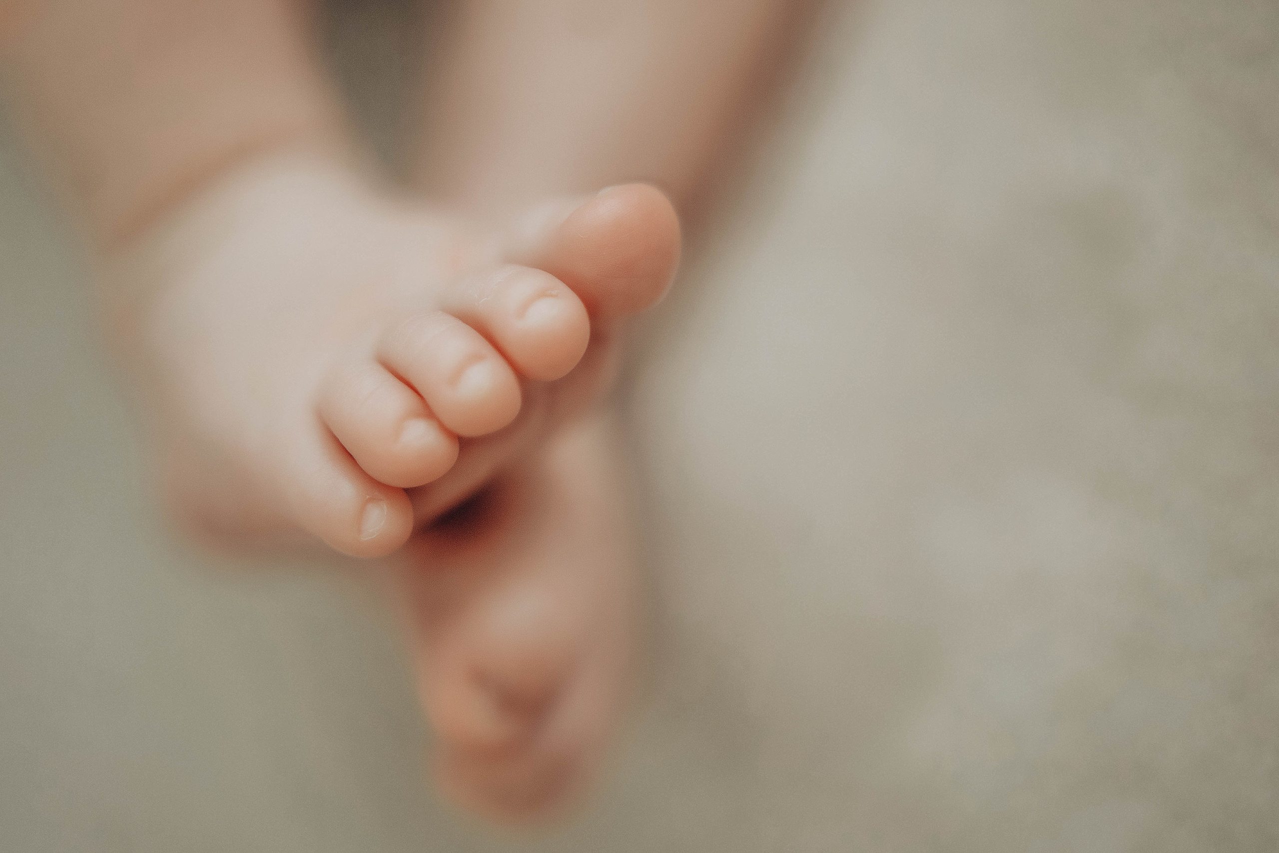 фотограф фотосессия ньюборн новорожденный малыш лайфстайл классический newborn фотосессия в краснодаре фотограф в краснодаре роды роддом фотограф