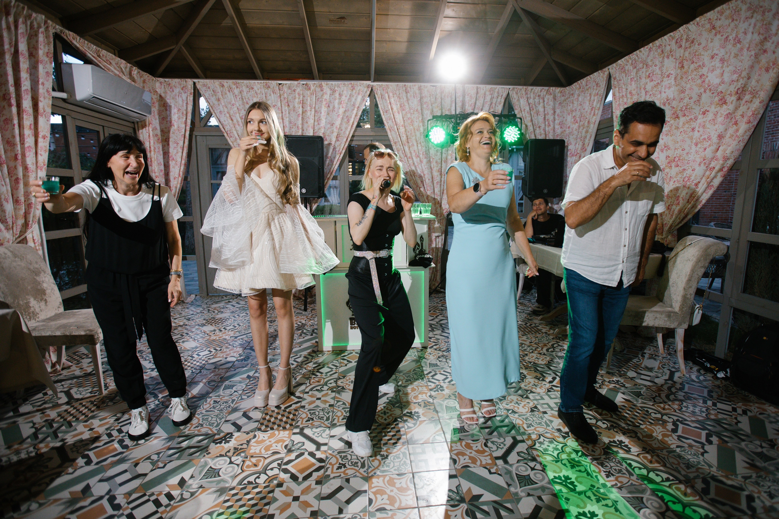 11 класс, ресторан «Шодо»