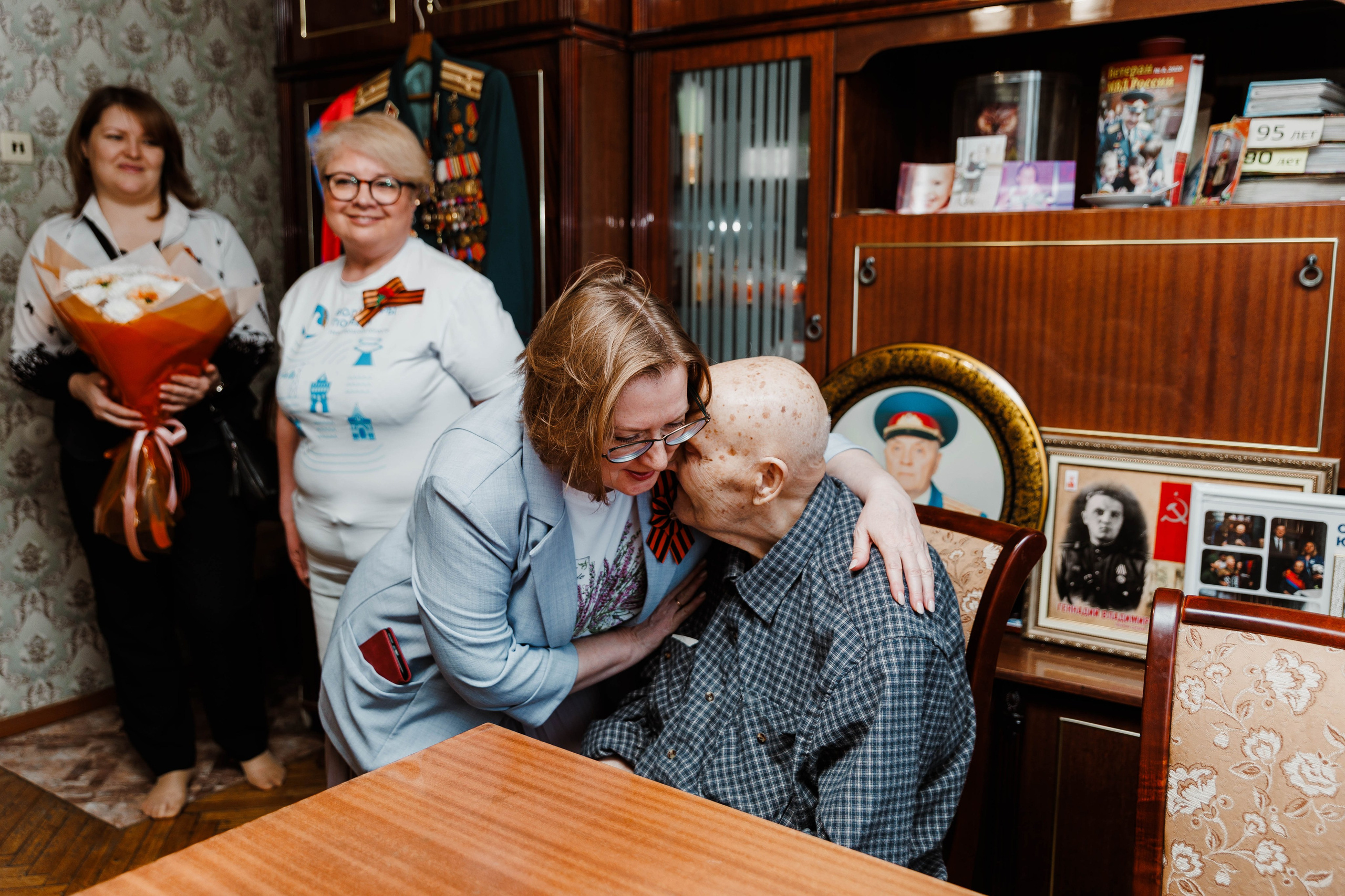 ПОЗДРАВЛЕНИЕ ВЕТЕРАНОВ ВЕЛИКОЙ ОТЕЧЕСТВЕННОЙ ВОЙНЫ. РЕПОРТАЖНЫЙ ФОТОГРАФ НИЖНИЙ НОВГОРОД Игнатьева Виктория