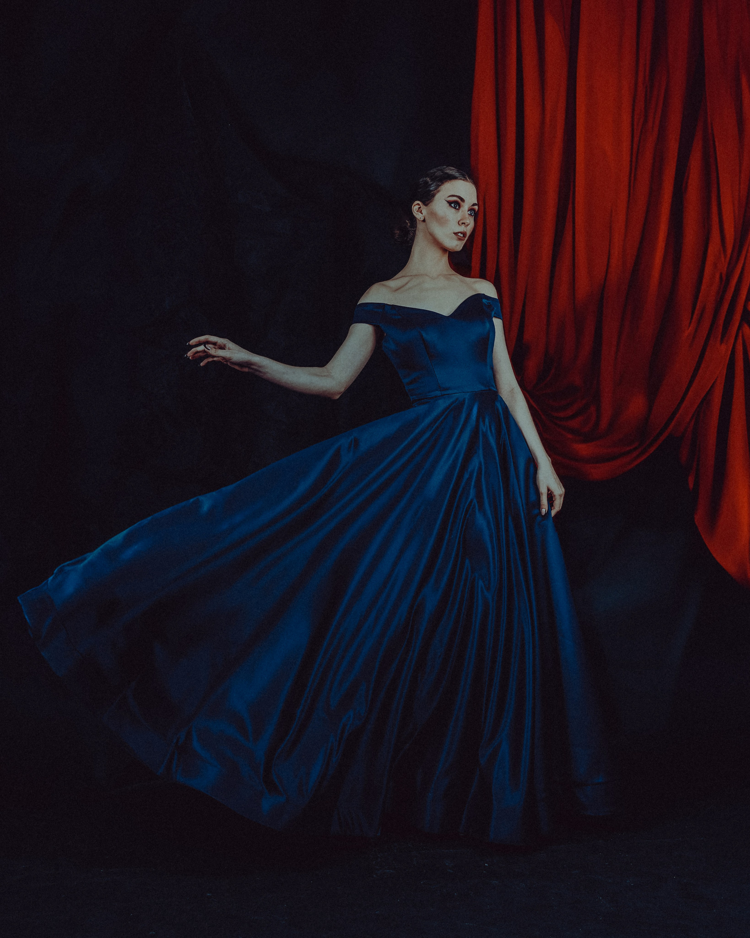 Креативная тематическая индивидуальная портретная съёмка. Фотограф Екатеринбург для вас или вашего бренда