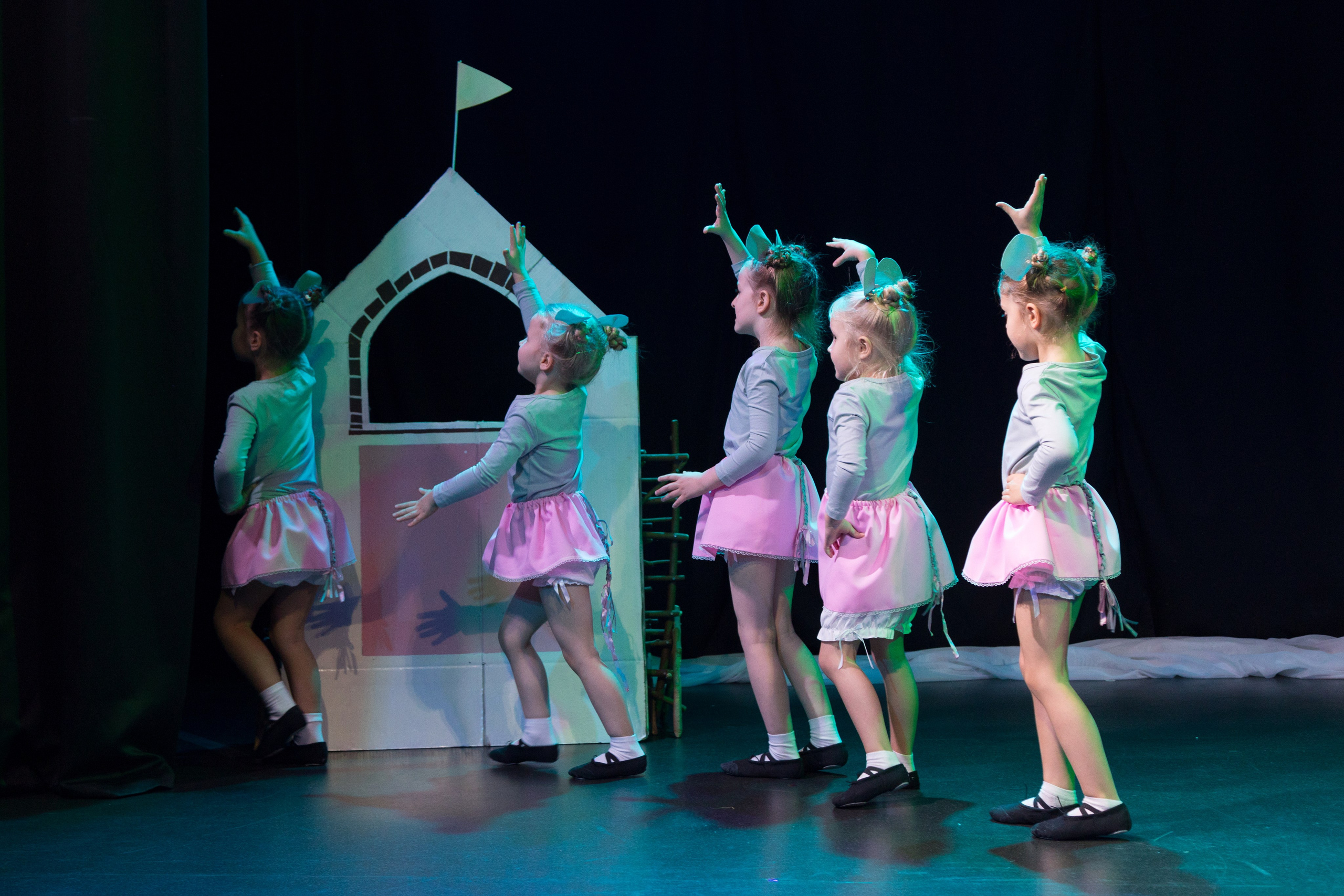 Отчетный танцевальный концерт детей 2-7 лет. Детский и контент фотограф Надя Волкова Санкт-Петербург