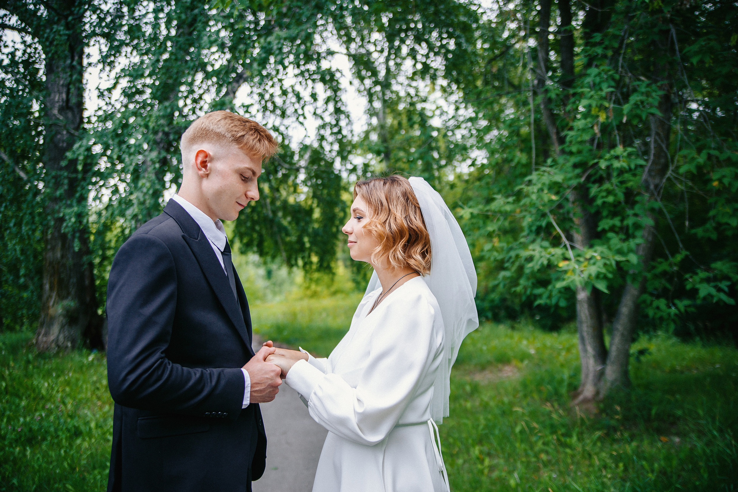 Любовь в объективе. Выпускные альбомы Искитим, Бердск и Новосибирск Крюкова Елена