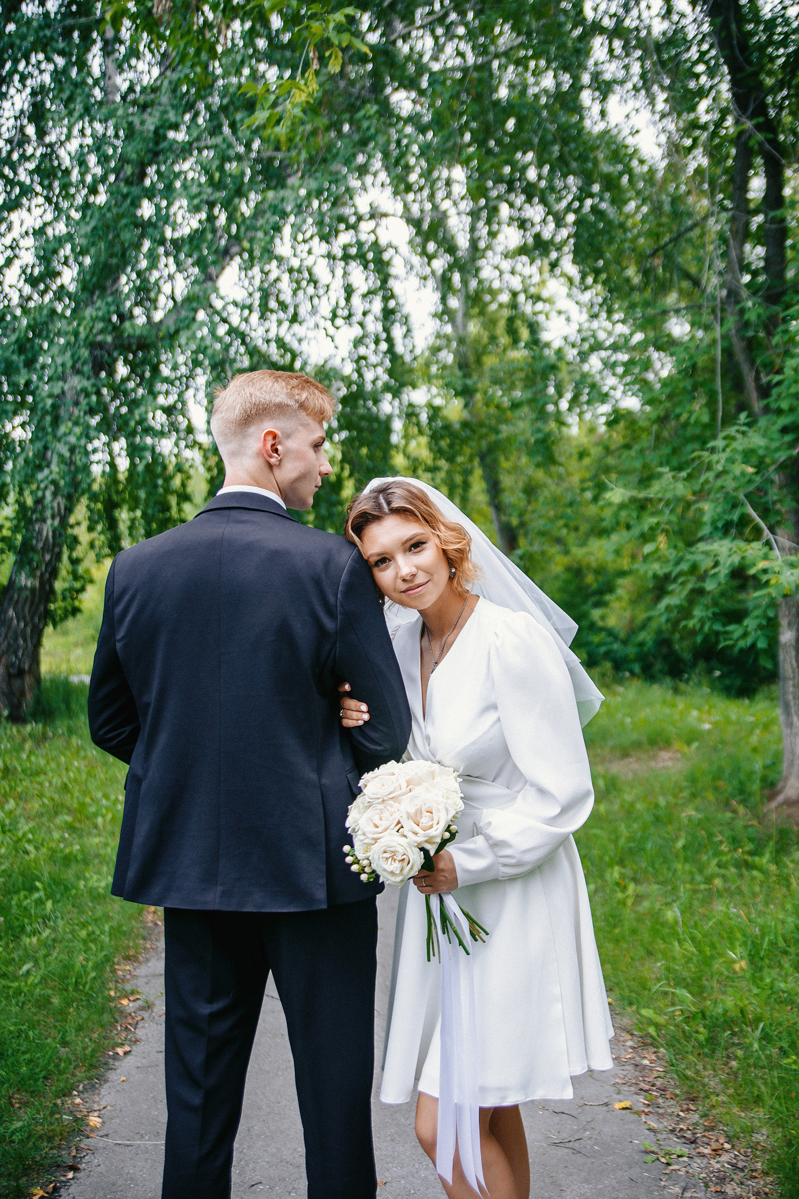 Любовь в объективе. Выпускные альбомы Искитим, Бердск и Новосибирск Крюкова Елена