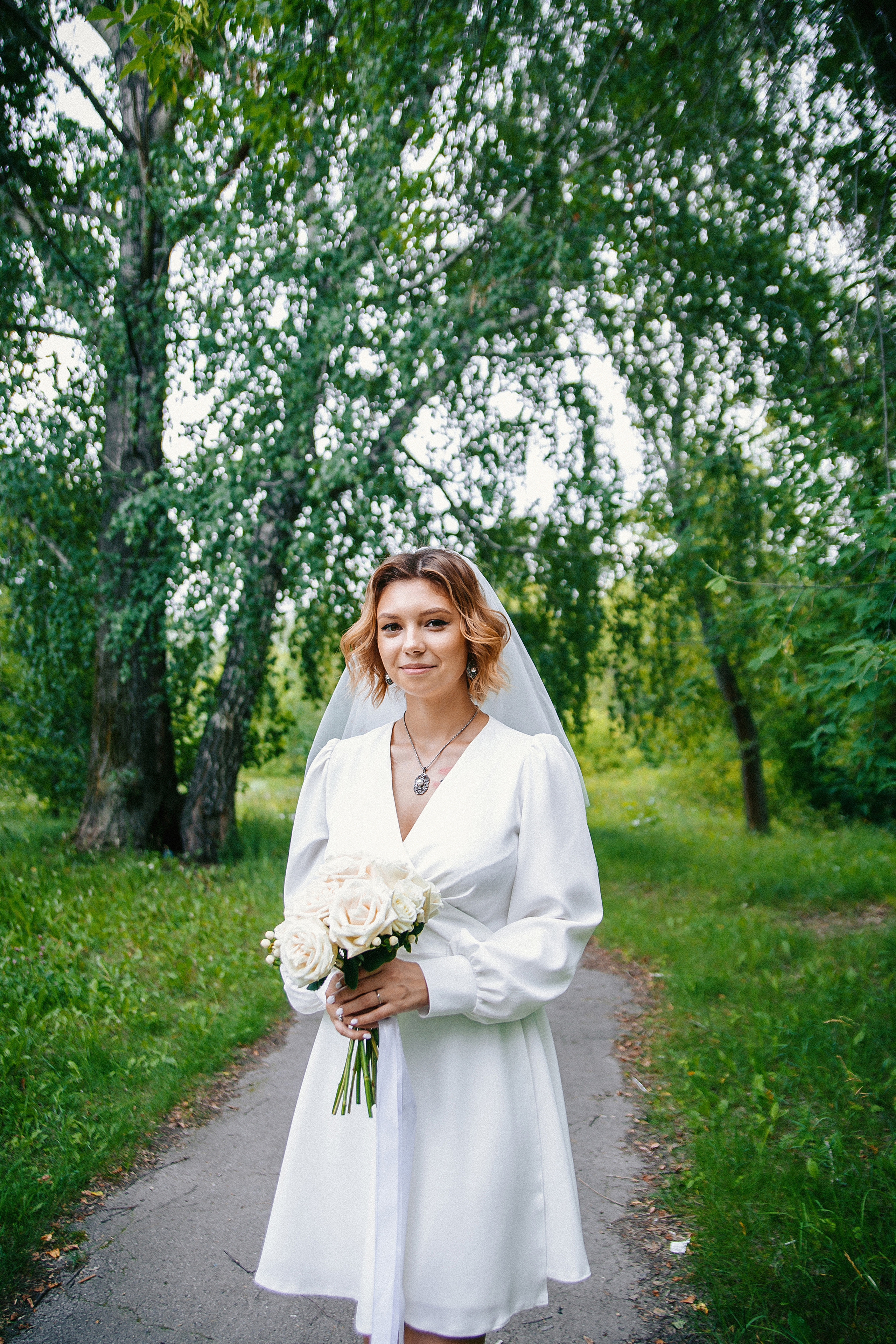 Любовь в объективе. Выпускные альбомы Искитим, Бердск и Новосибирск Крюкова Елена