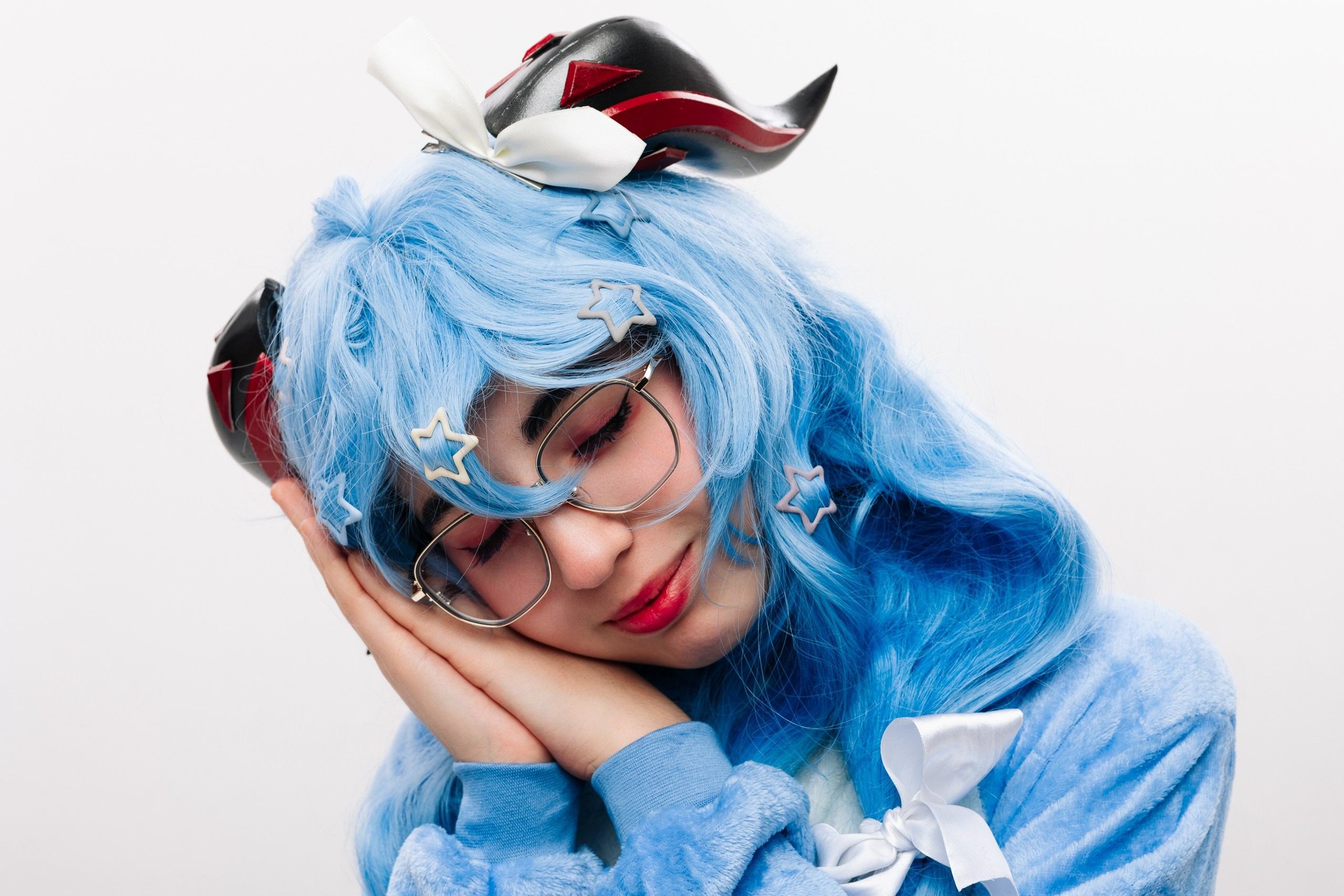 Genshin Impact пижамная съёмка студия. Flint — photographer