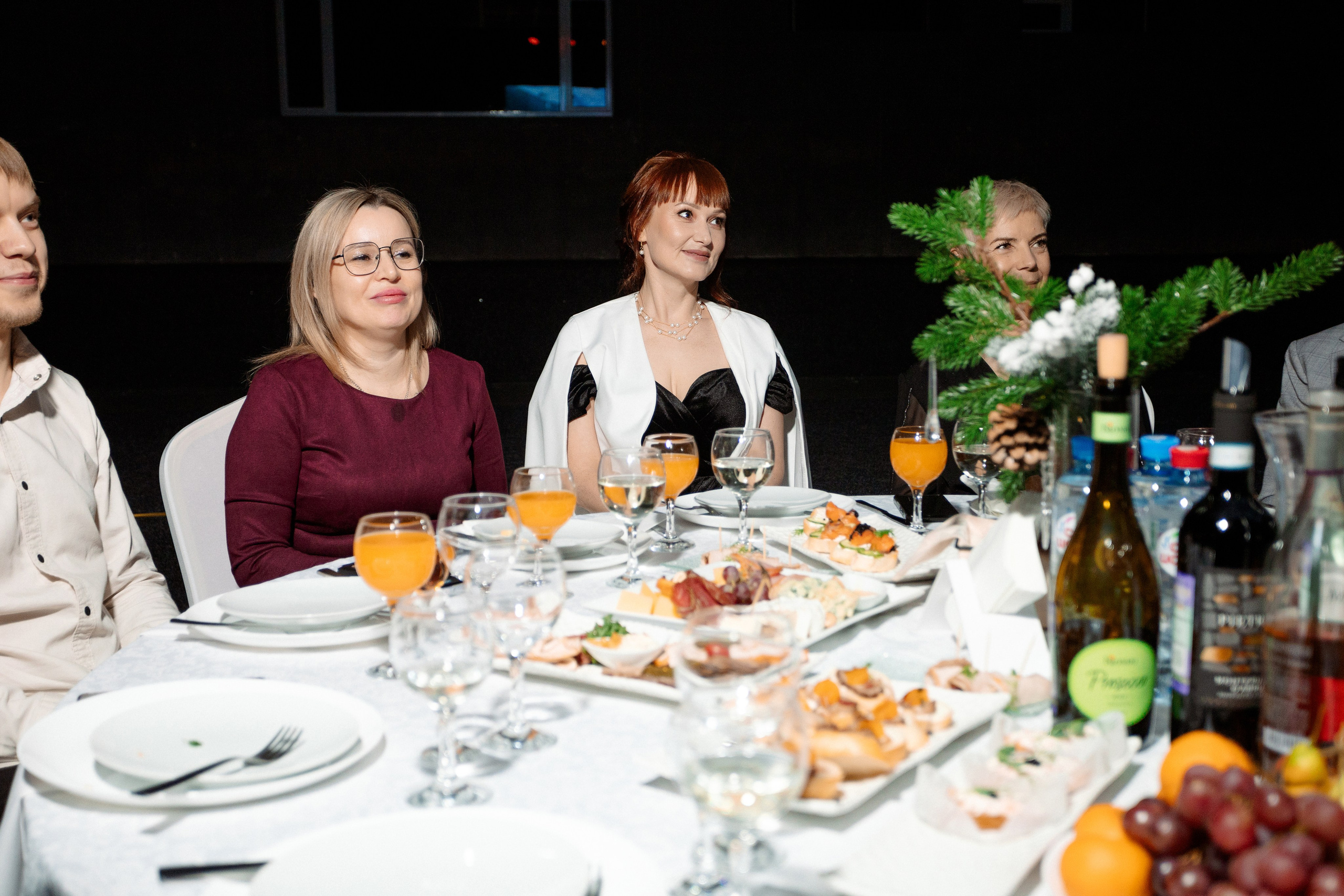 РЕПОРТАЖ: НОВЫЙ ГОД В ДК МЕТАЛЛУРГ. Профессиональный фотограф в Ижевске Леша Петров