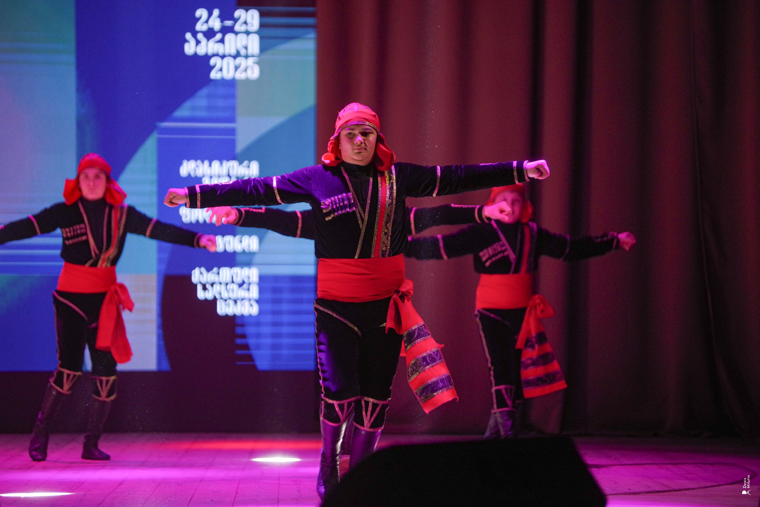 Танцы в Хоби. Портретный фотограф Денис Милютин