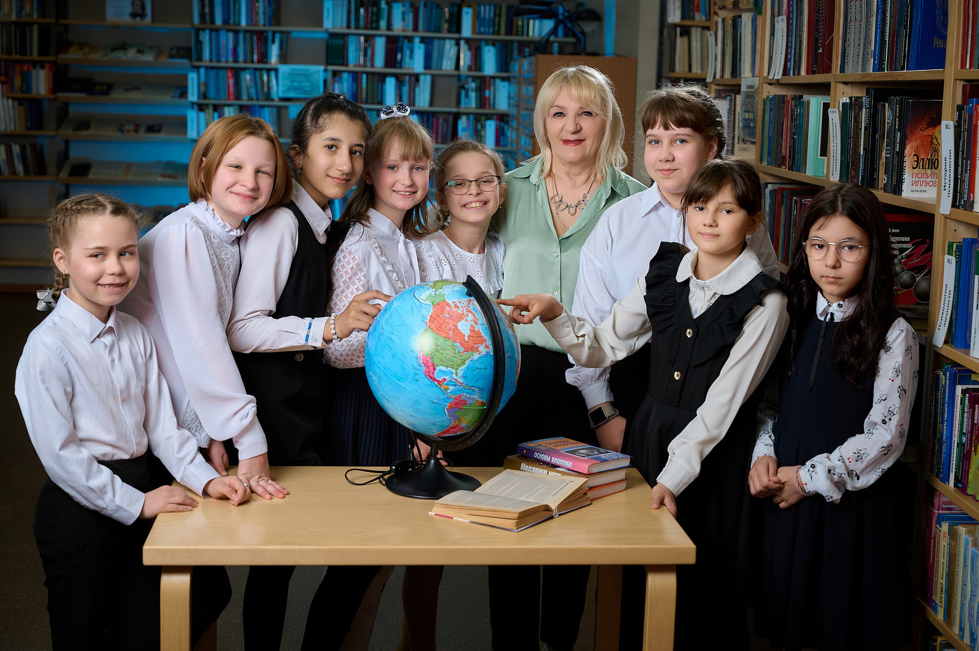 Съёмка в библиотеке. Выпускной альбом Выборг, Каменногорск, Светогорск, Санкт-Петербург