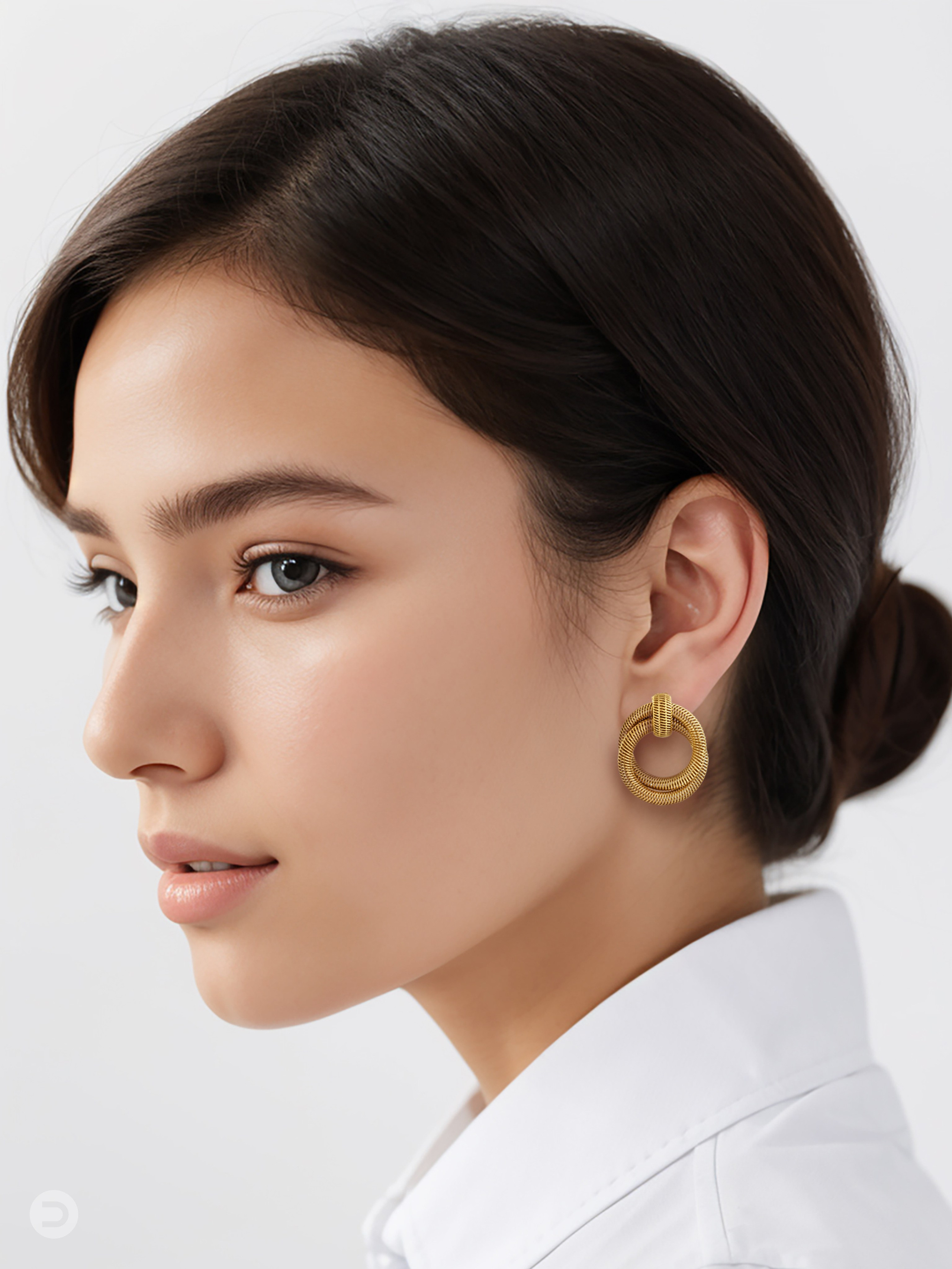 Ювелирные украшения на моделях. Фотограф ювелирных украшений в Санкт-Петербурге Воробьева Мария