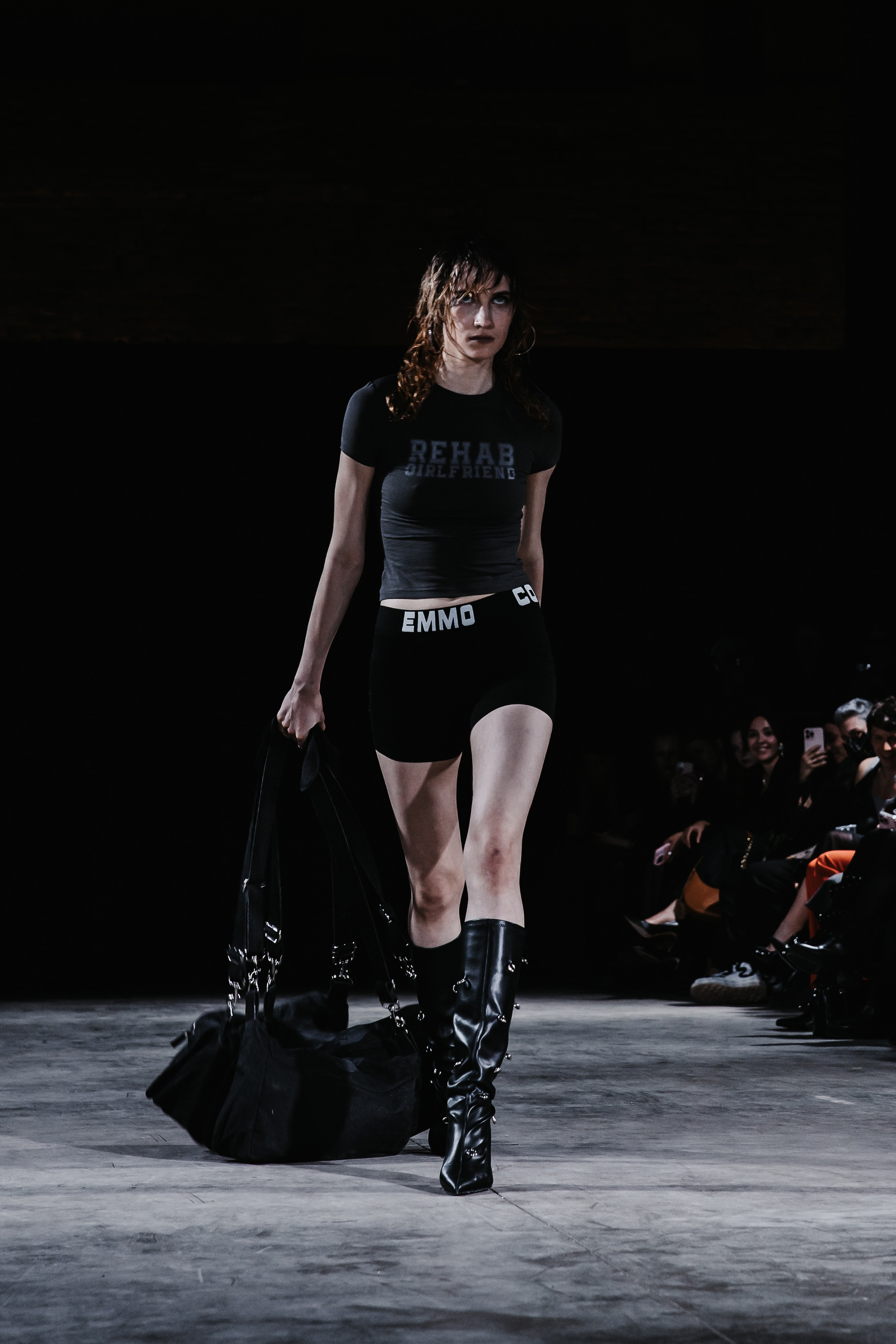 AUXI catwalk андеграунд показ-перфоманс. Фотограф в Санкт-Петербурге Вагнер Юлия