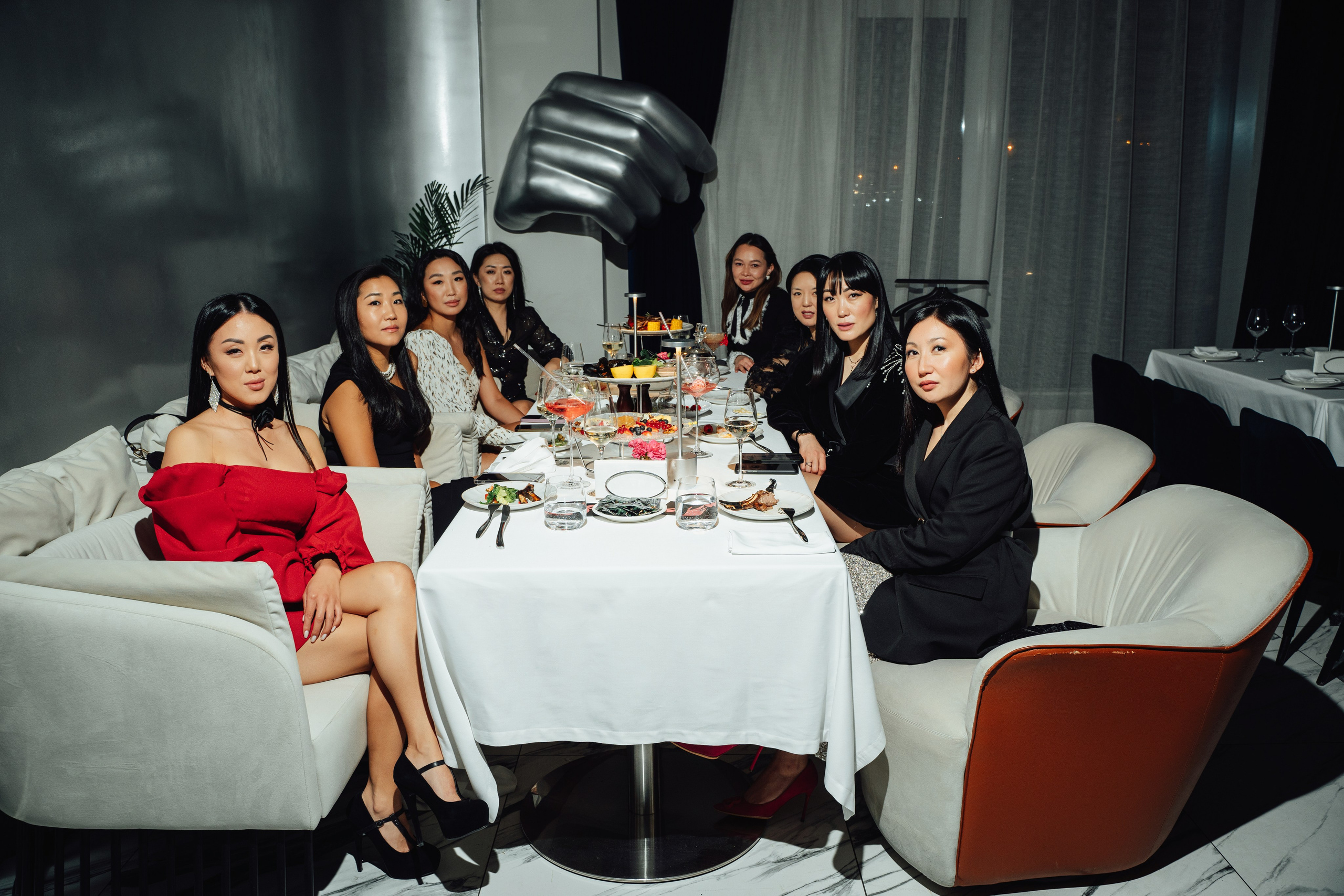 12 апреля (пятница). BENUAR Restaurant