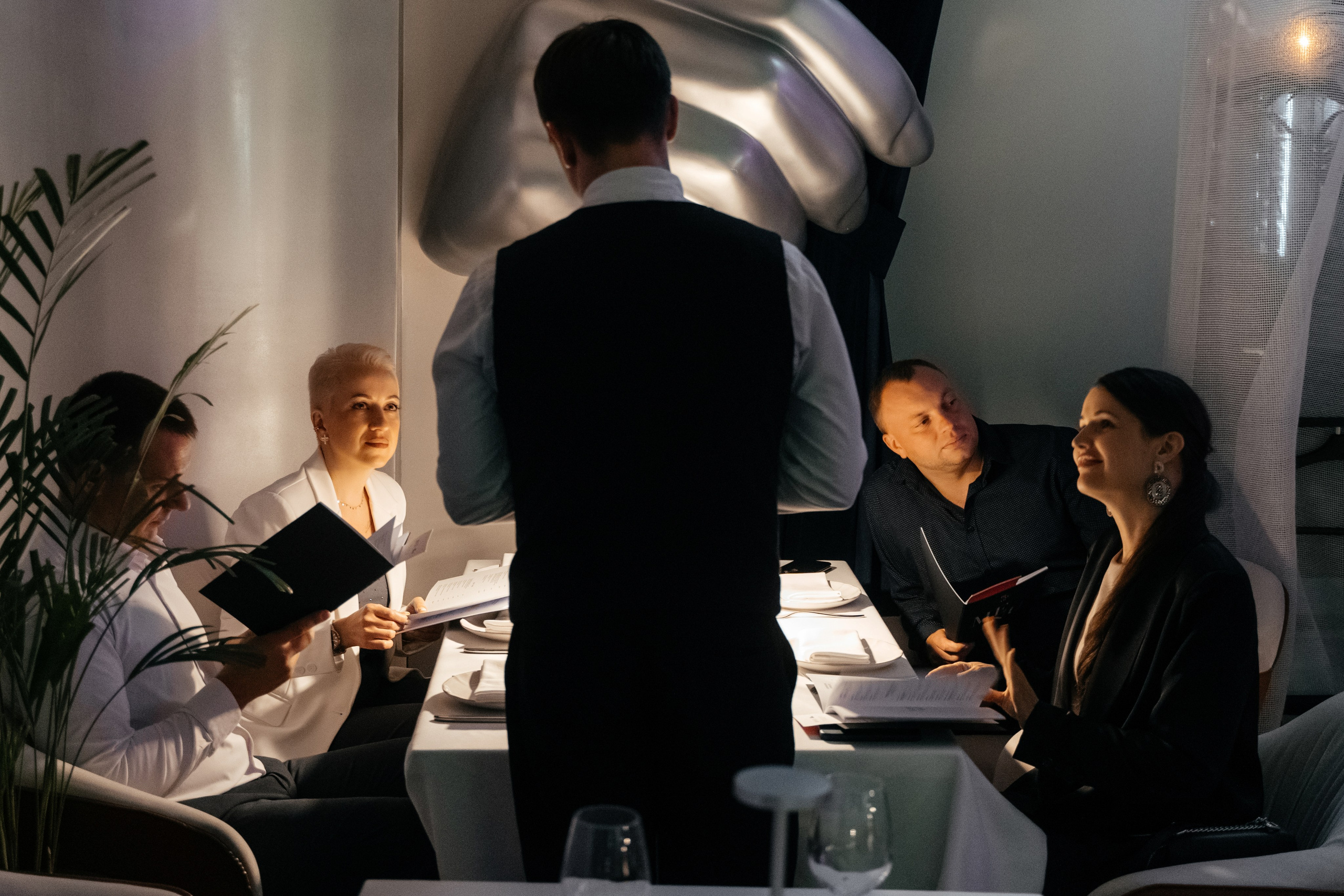 14 июня (пятница). BENUAR Restaurant