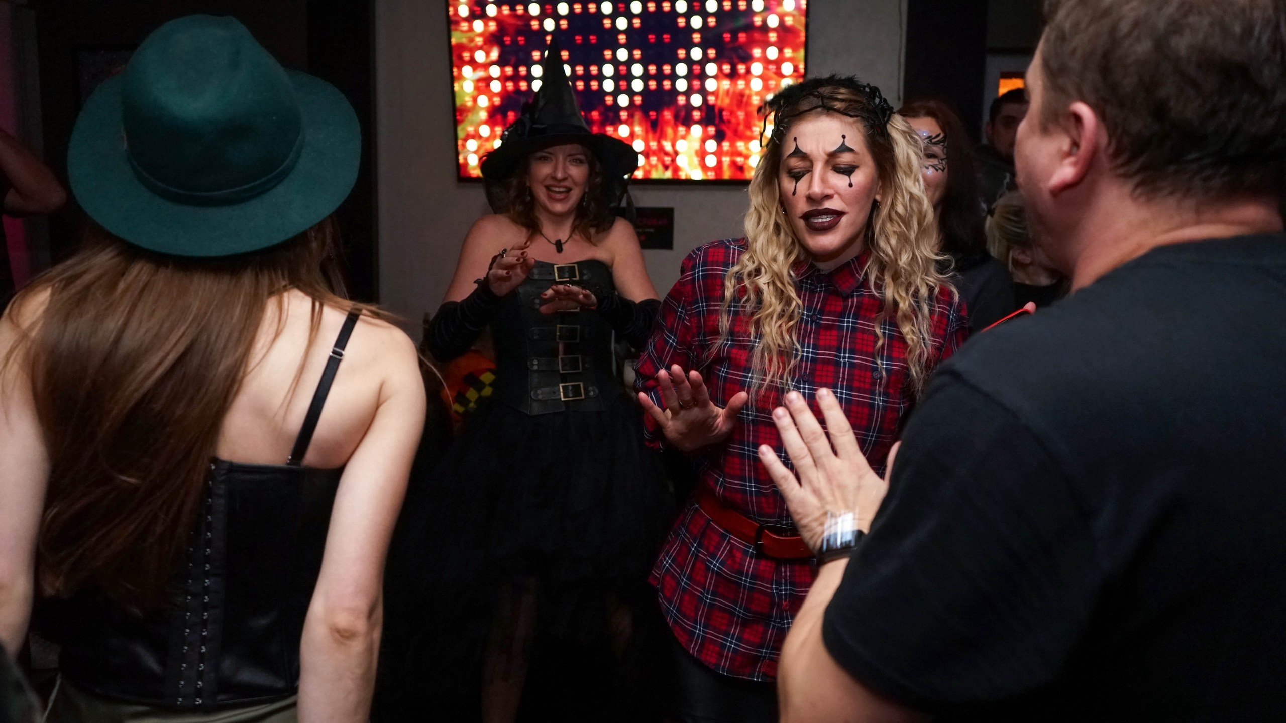 Фандец. Хеллоуиновская клубная вечеринка | 13.11.21. Галерея Фантим