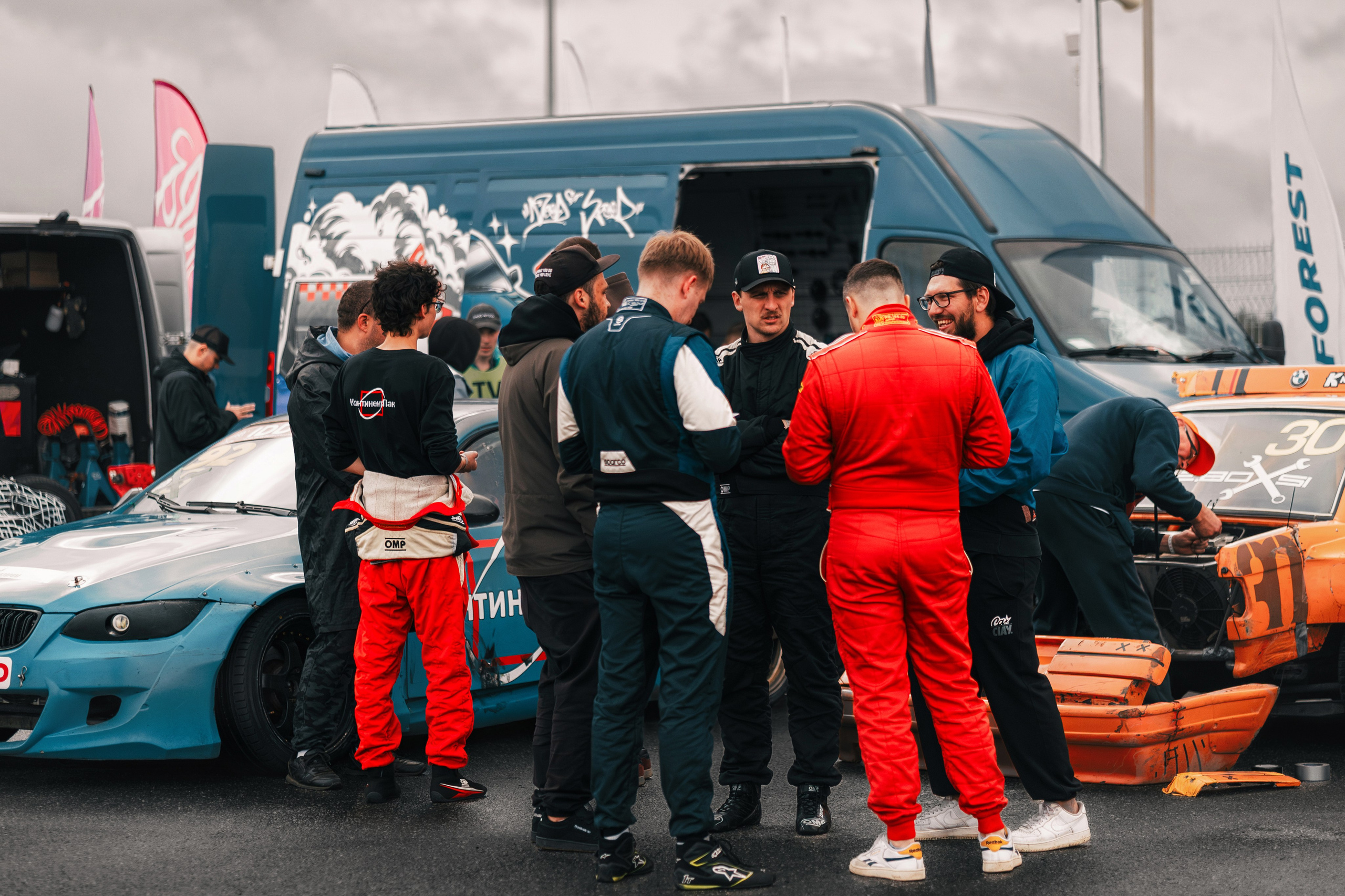 IDDC Этап 2: Бетонный Колизей и блогеры в деле