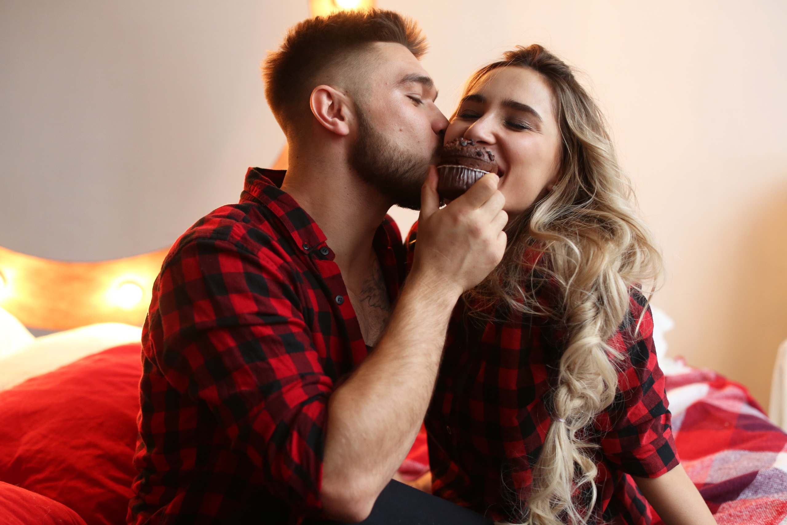 Love Story для пары. Фотосессия в студии в Москве от профессионального фотографа услуги по доступным ценам