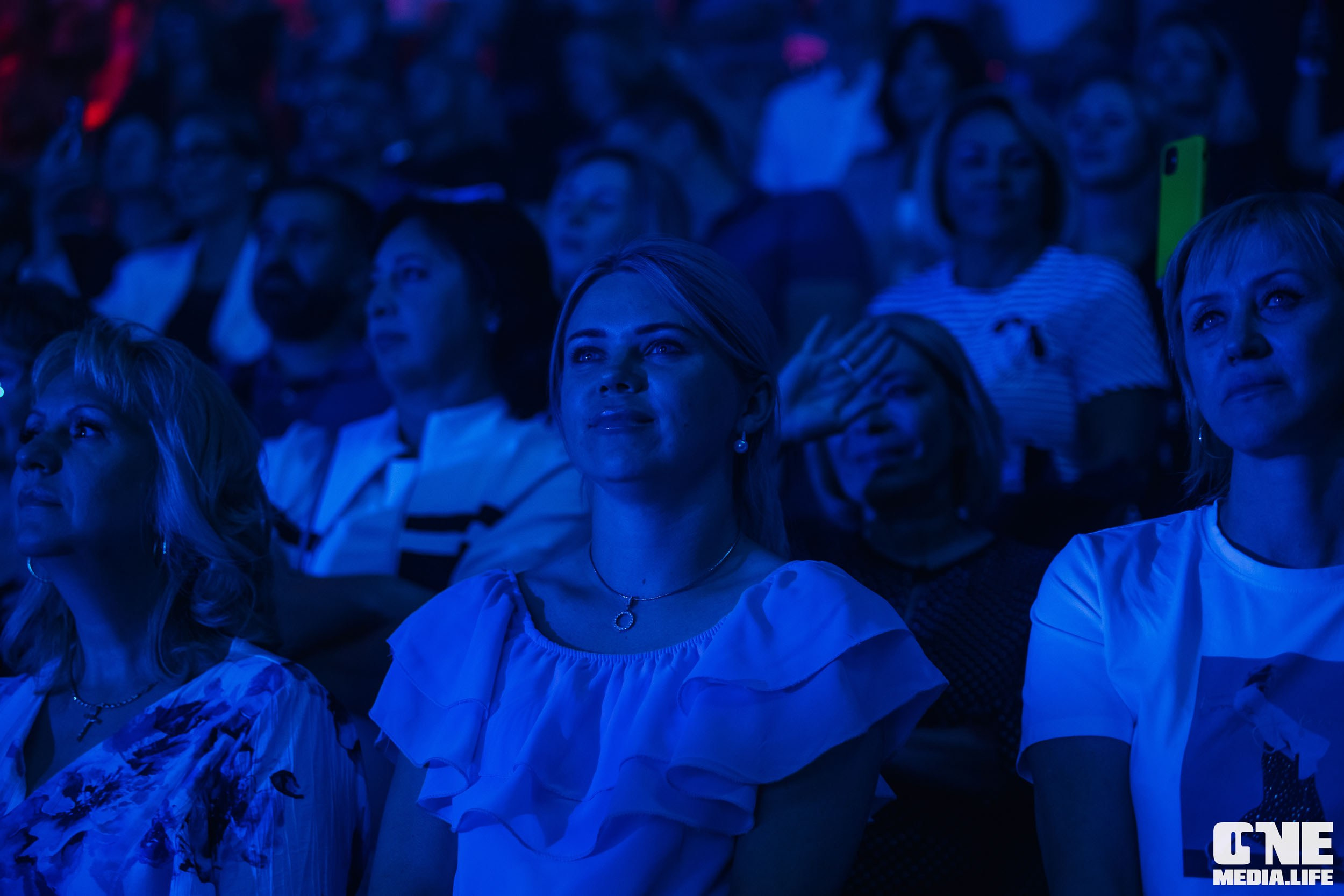 Фоторепортаж с концерта Эмина в Янтарь Холле. One Media Life: фоторепортажи, фотоотчеты с мероприятий и заведений