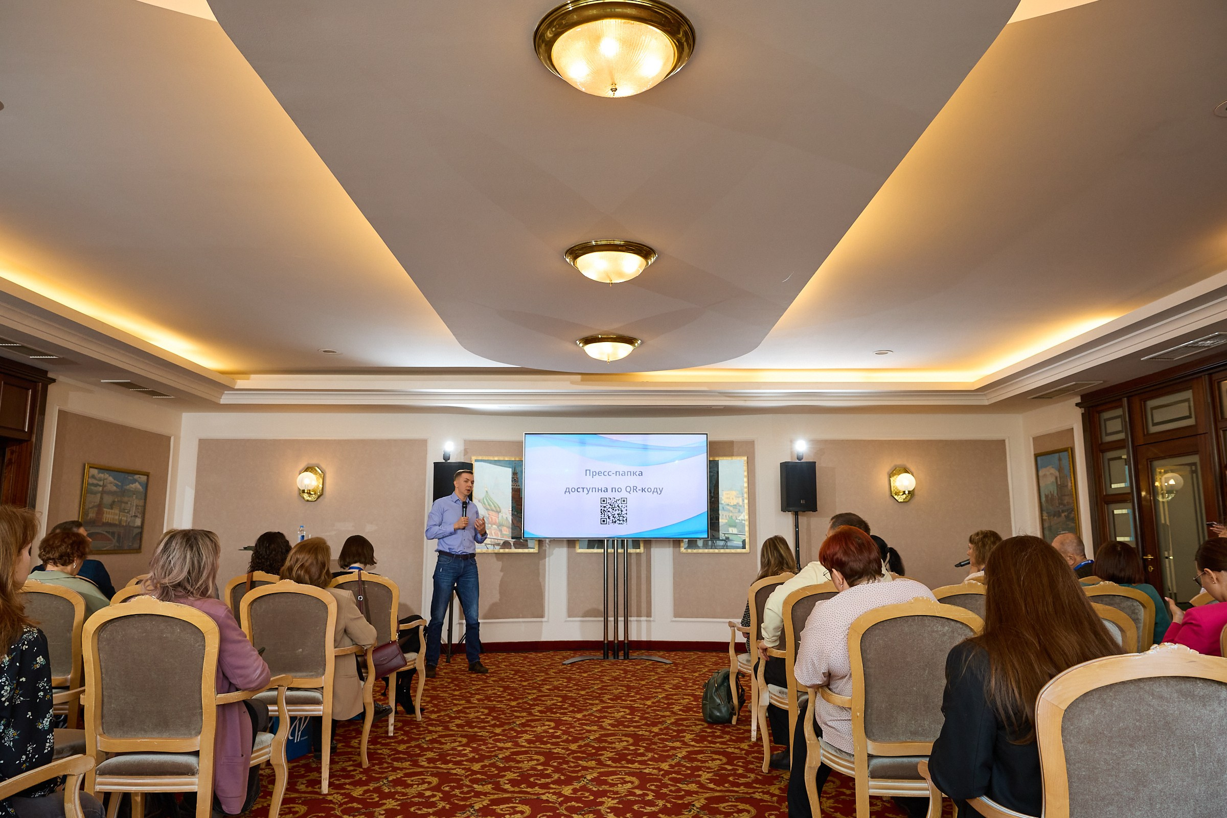 Пресс-завтрак с Михаилом Цыферовым (Петровакс) — репортажная съемка от Ильи Новикова. Видеограф, фотограф Илья Новиков Москва, Екатеринбург, Калининград