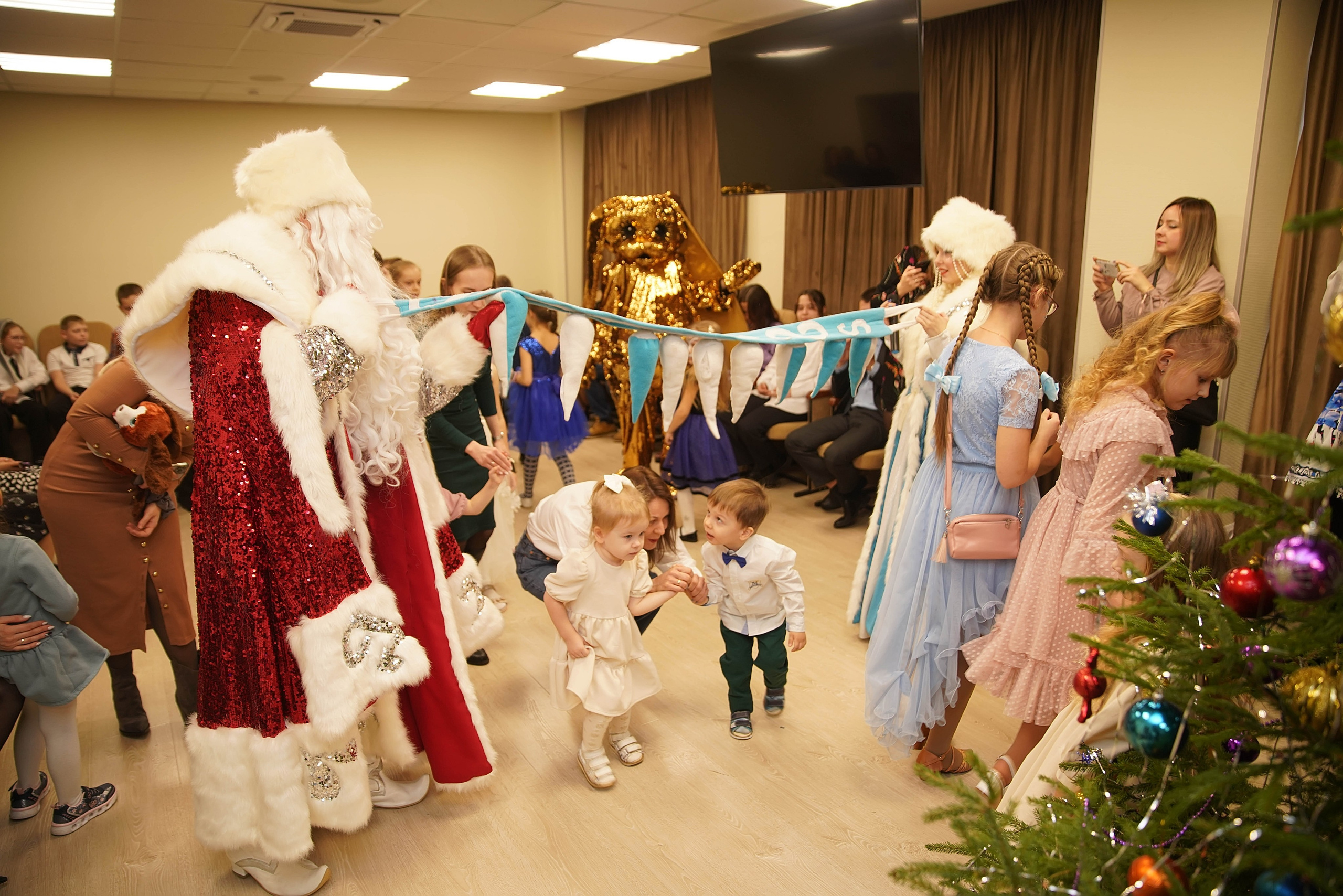 Елка НБД банк. Семейный и детский фотограф в Нижнем Новгороде