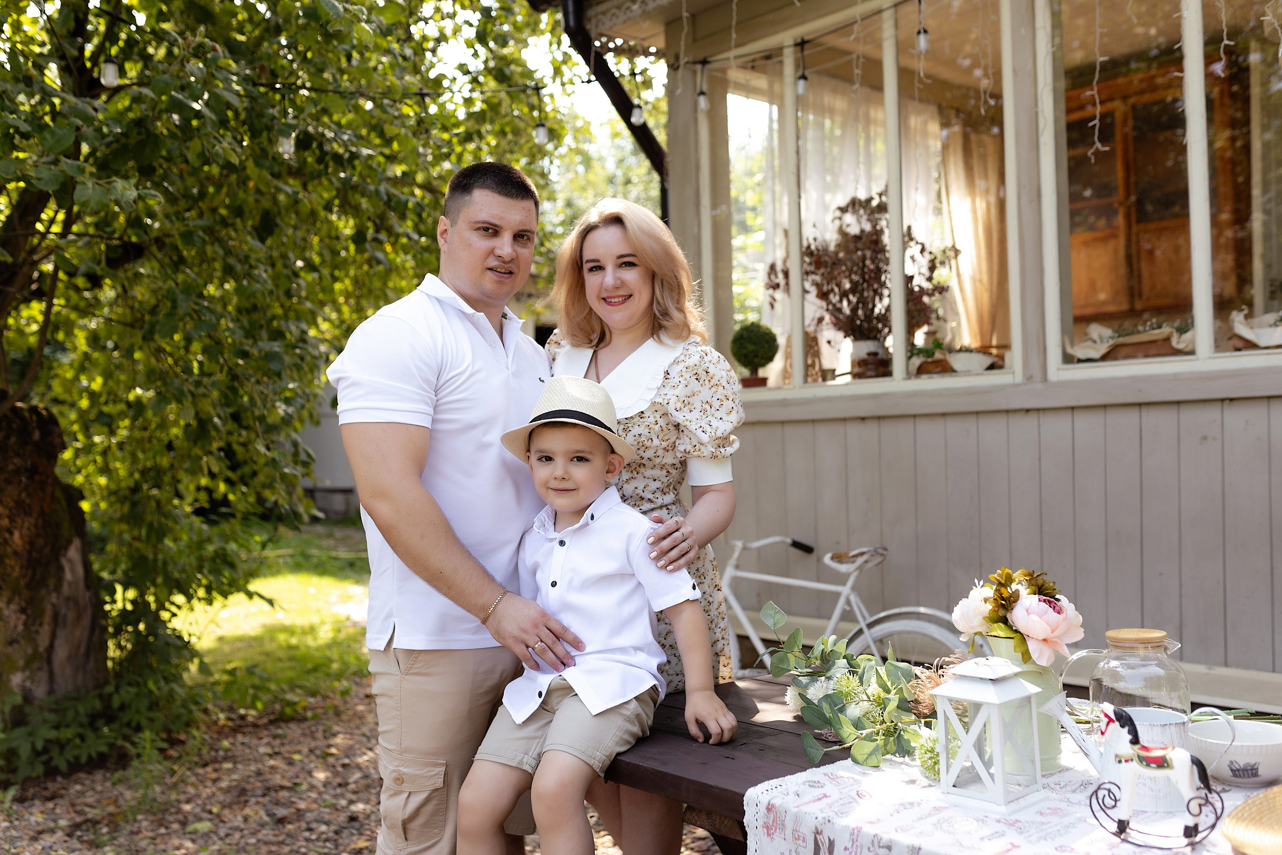 Семейная фотосессия на фотодаче в Купавне. Фотограф в Железнодорожном и Балашихе