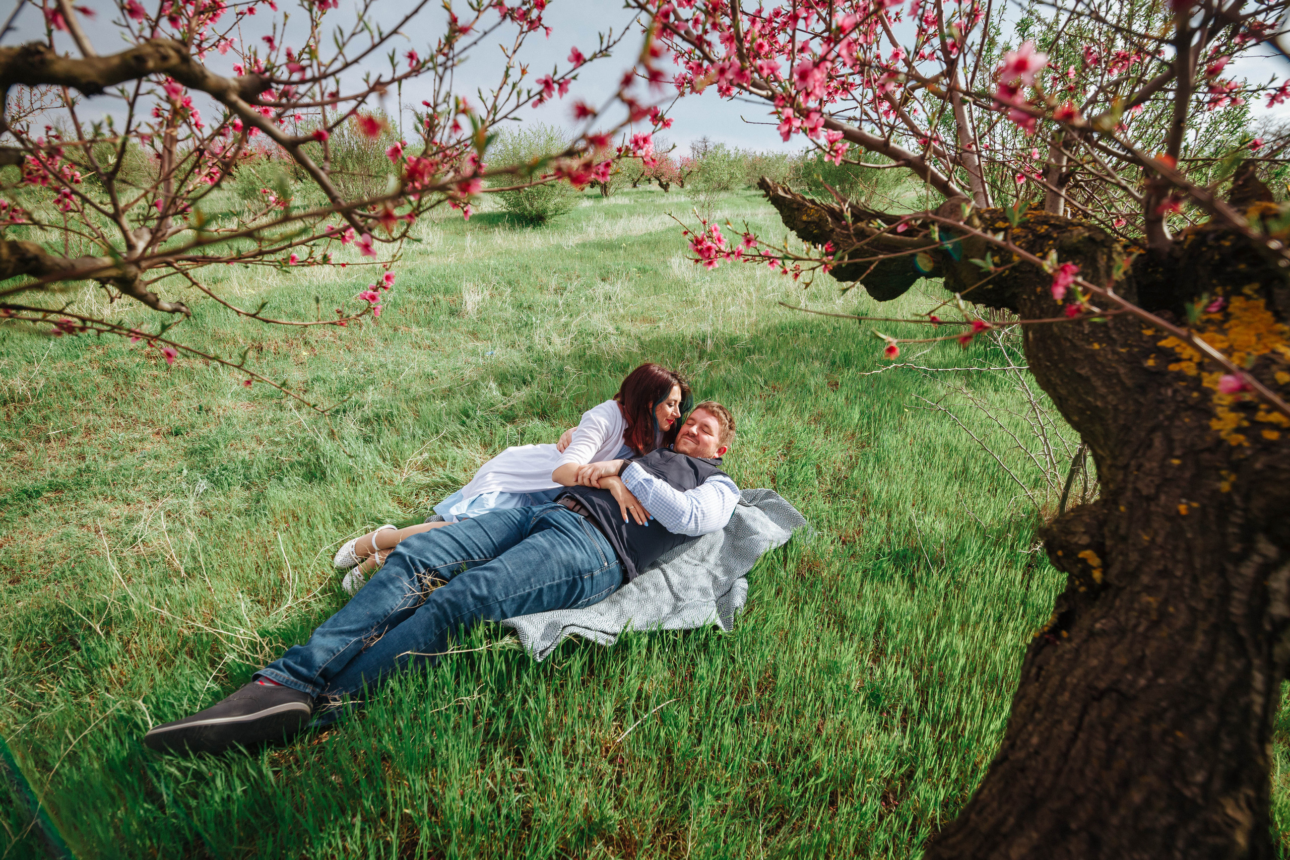 Пикник в персиковом саду. Χελιδόνι Семейный и церковный фотограф в Крыму и Симферополе Валерия Г