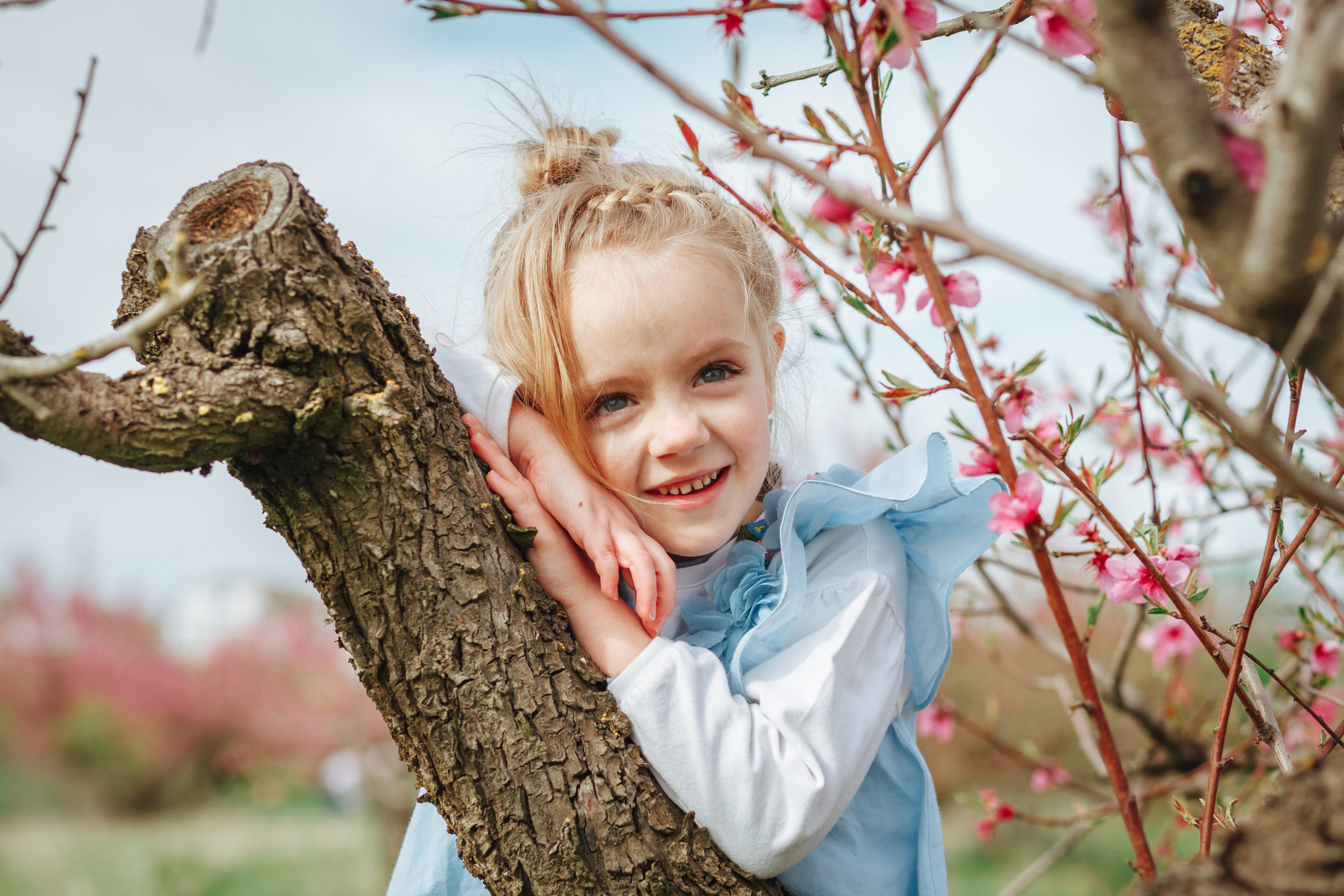 Пикник в персиковом саду. Χελιδόνι Семейный и церковный фотограф в Крыму и Симферополе Валерия Г