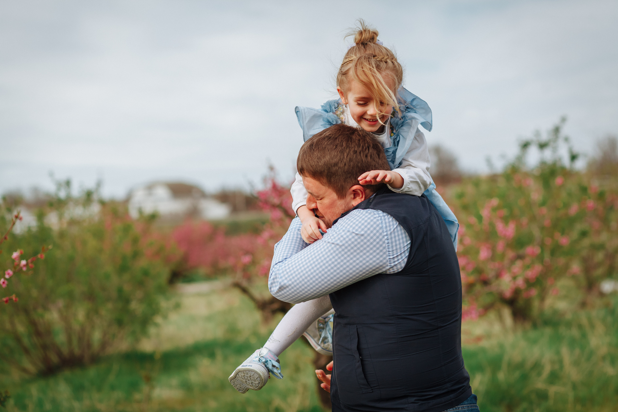 Пикник в персиковом саду. Χελιδόνι Семейный и церковный фотограф в Крыму и Симферополе Валерия Г