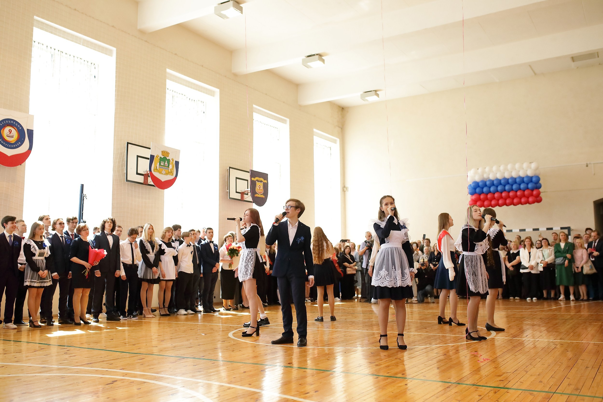 Последний звонок (линейка). Свадебный и семейный фотограф и видеограф в Екатеринбурге Полянские Тимур и Анастасия