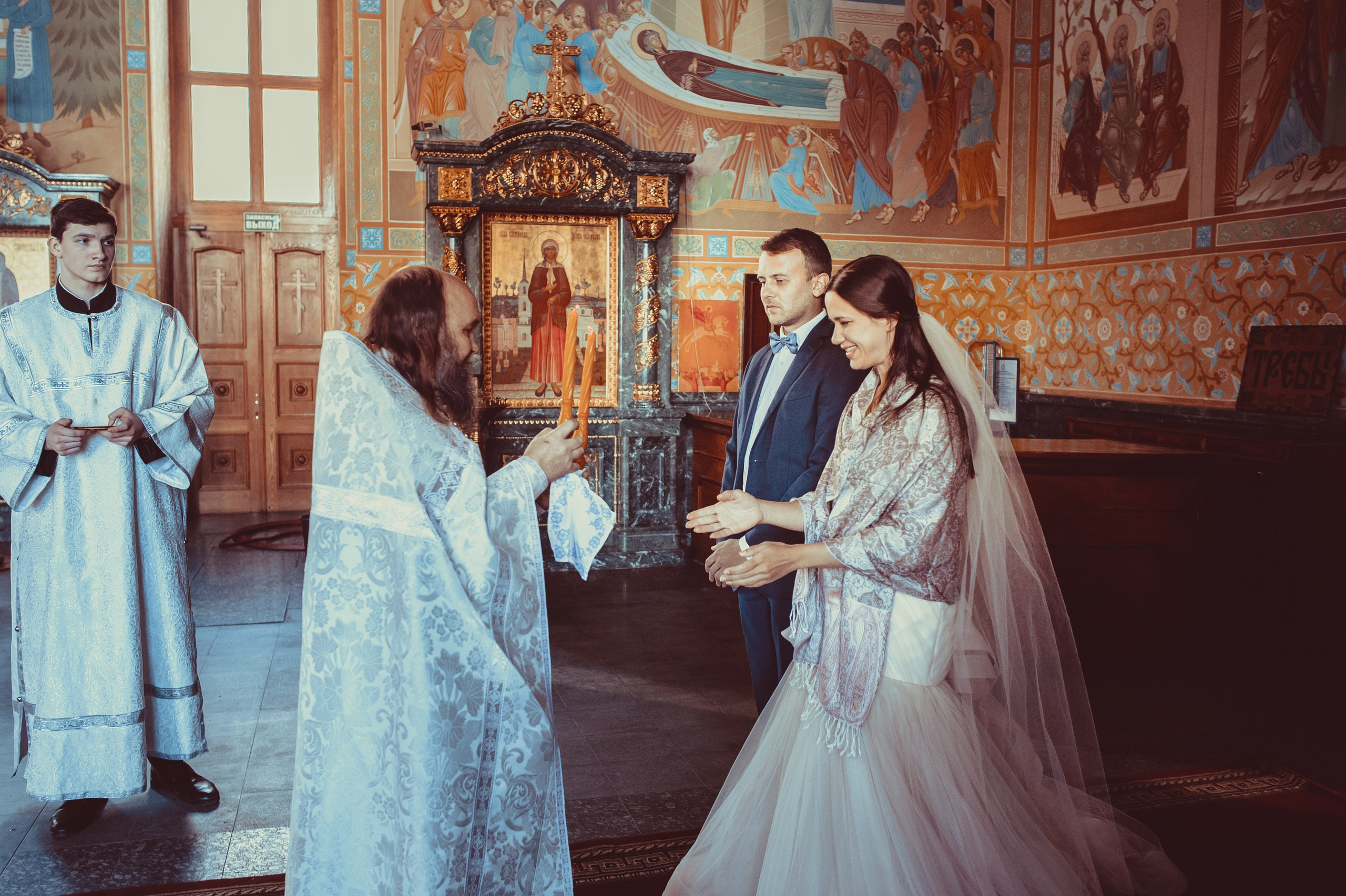 Съемка венчания в Москве. Фотосессия таинства в церкви