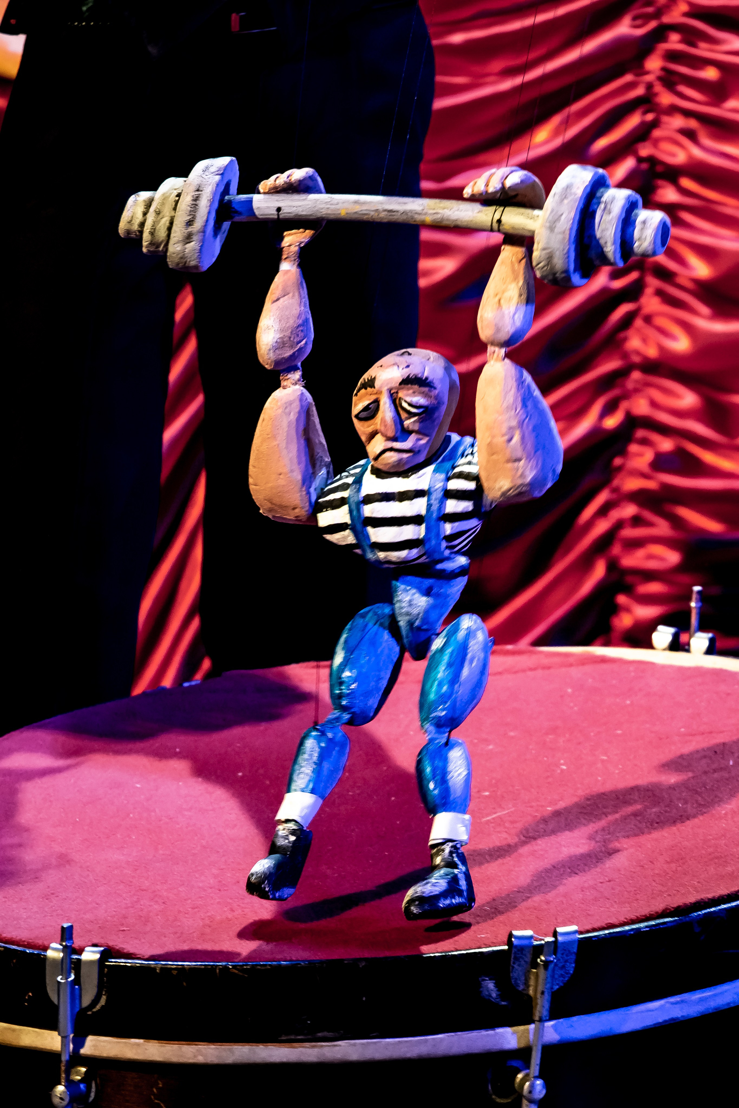 Цирк из Саквояжа спектакль театра САКВОЯЖ. Фотограф в Сочи Юрий Шептаев