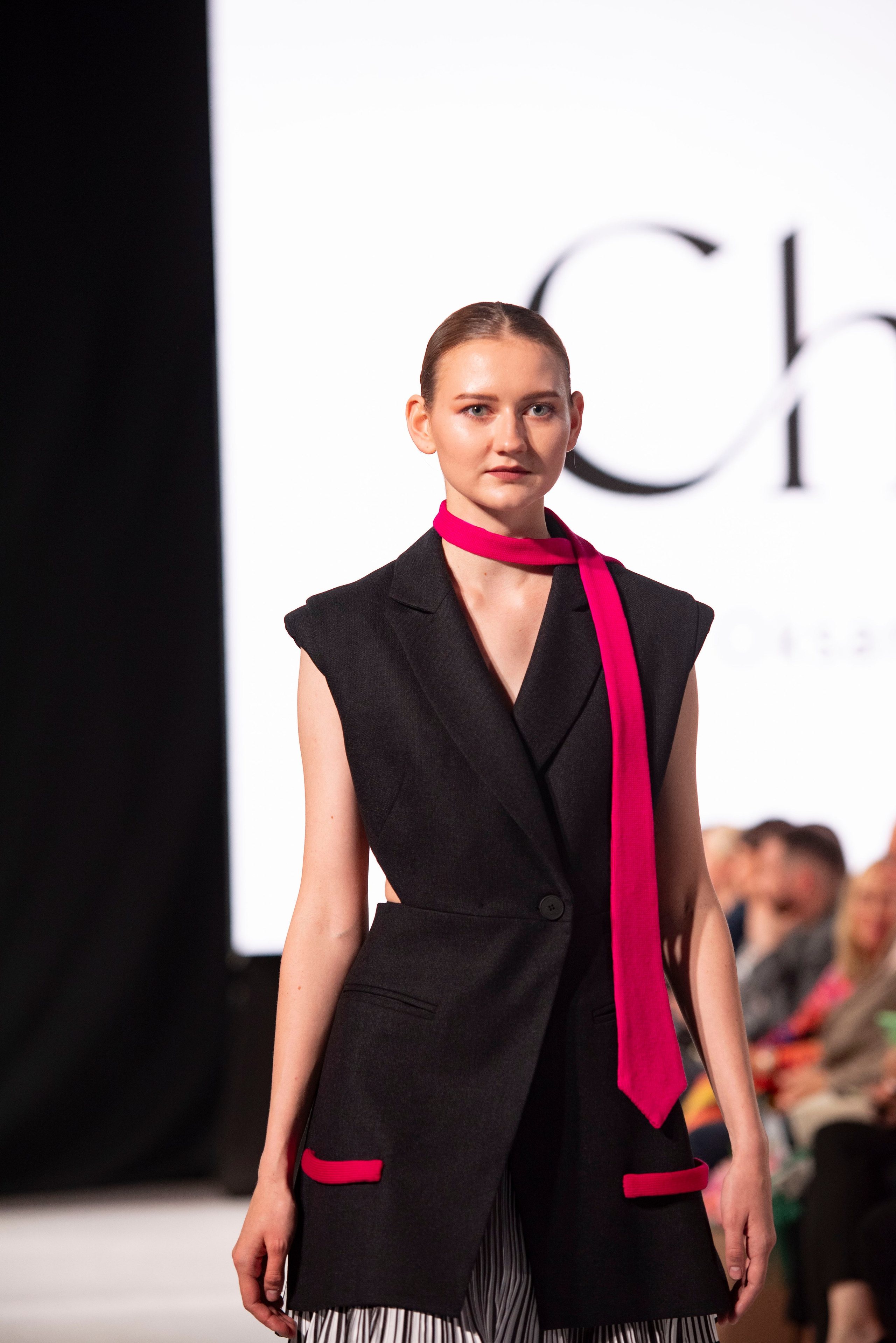 Фотограф на модельный показ. Свадебный, семейный, фэшн фотограф, школьный фотограф в Сочи