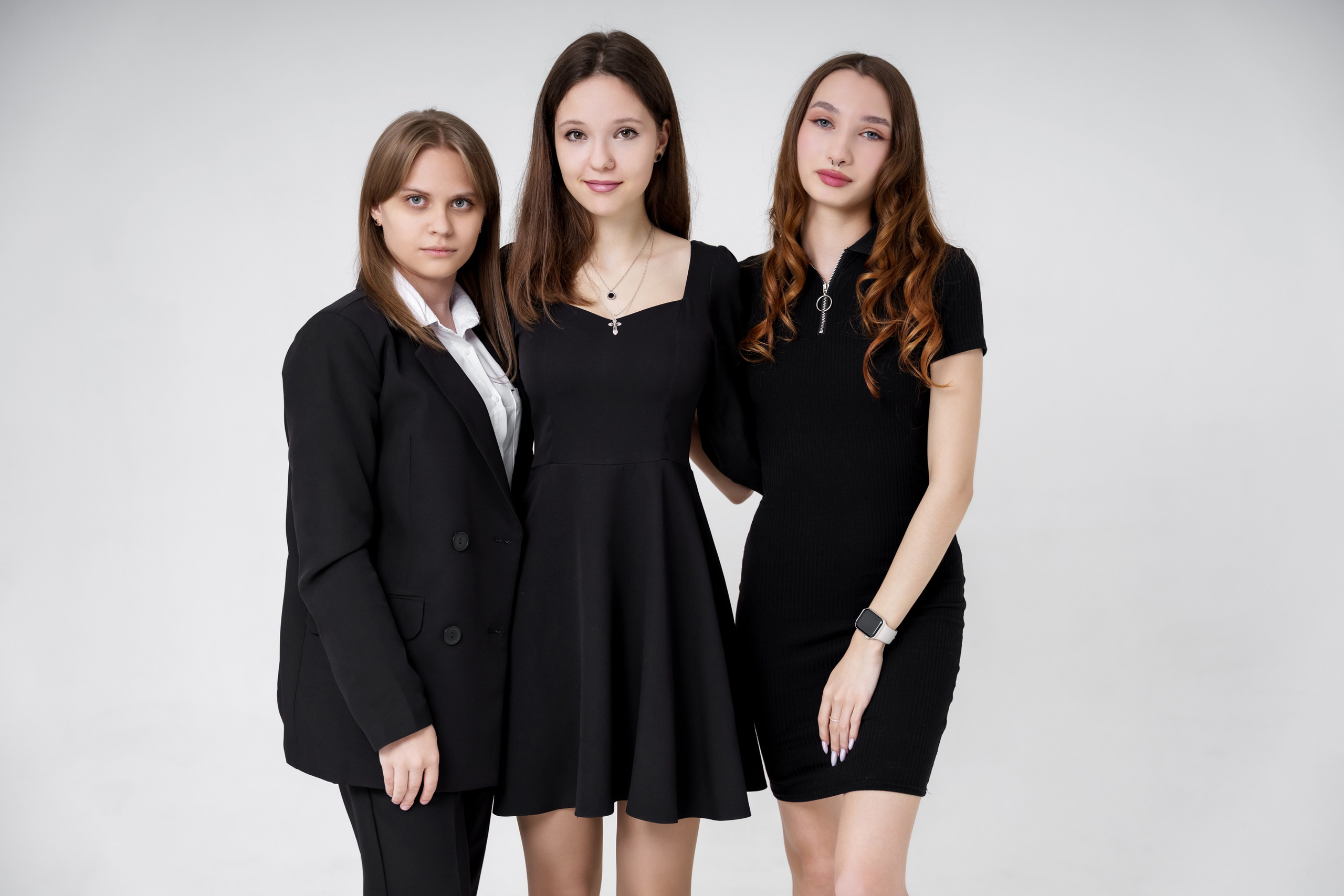 Групповые на белой циклораме. ВЫПУСКНЫЕ АЛЬБОМЫ, Школьный фотограф, семейный и свадебный в Саратове и области Ольга Плаксина