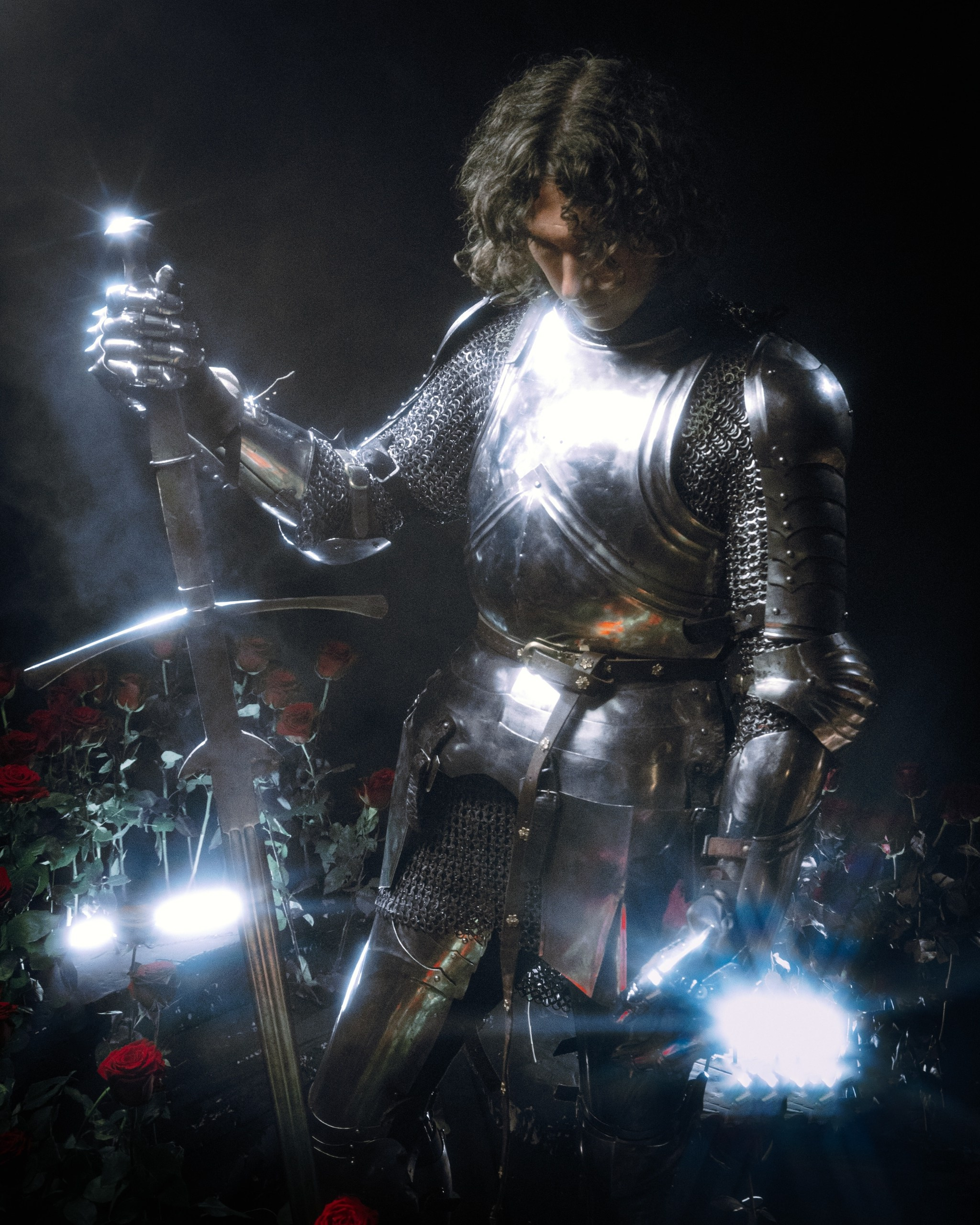 Розы. Фотограф Александр Никитин. Съёмка в доспехах. Санкт-Петербург. nikitin_photo