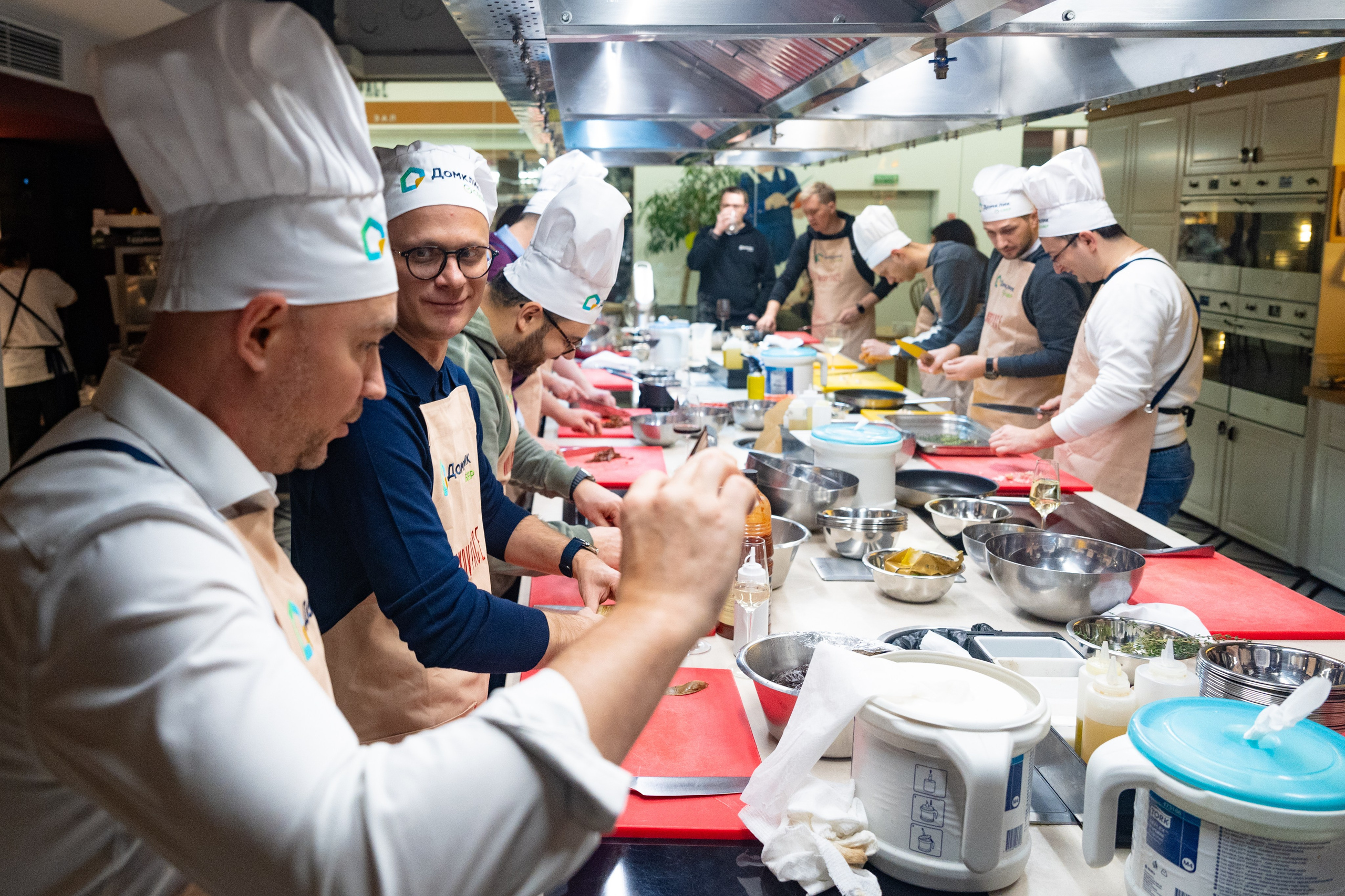 NOVIKOV SCHOOL — Умами зал. Фотограф Никита Комаров