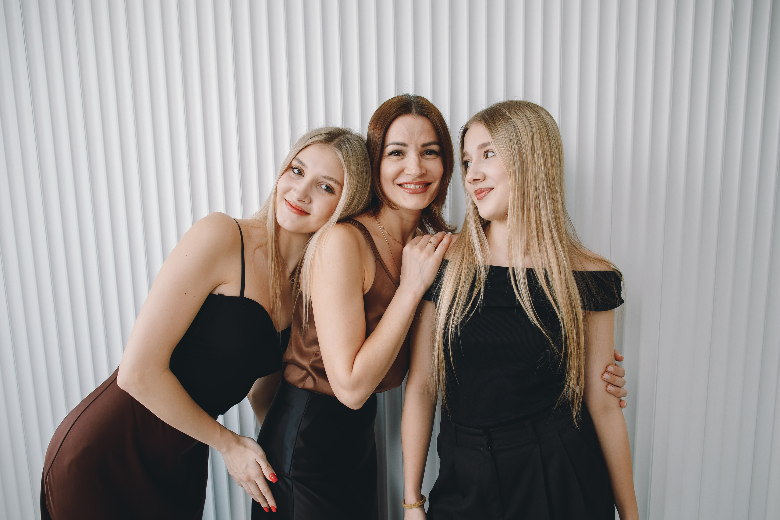 Мама и дочки. Фотограф в Абакане Николай Окунев