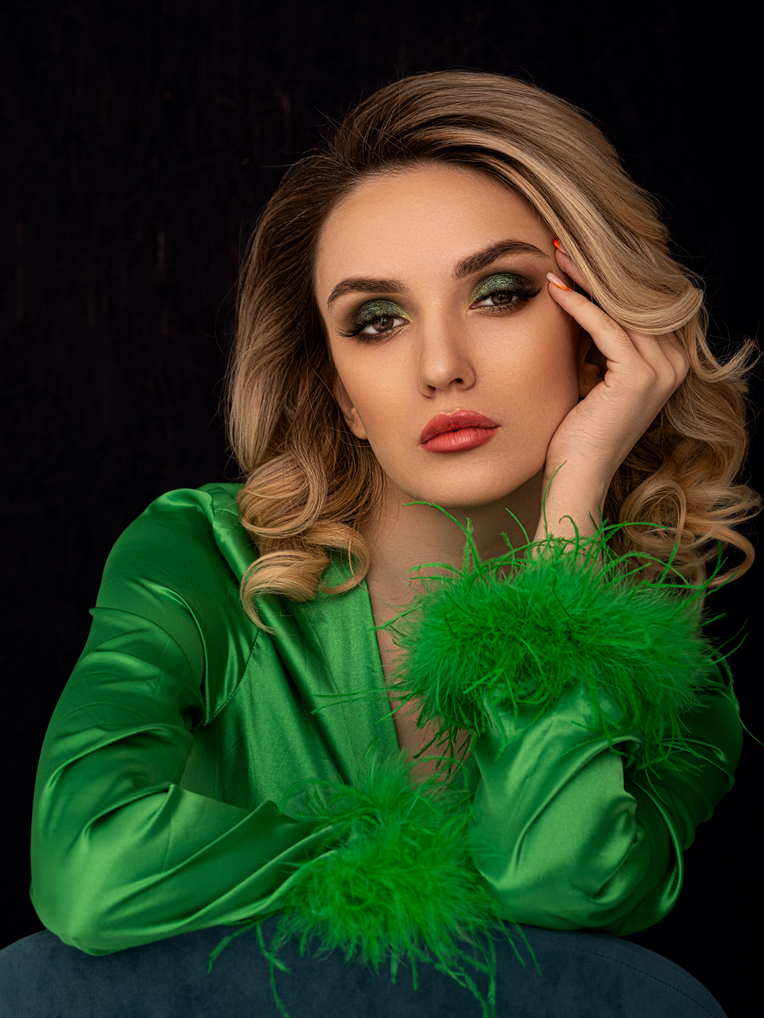 Фотосет с Евгенией в студии на циклораме в формате для «себя»