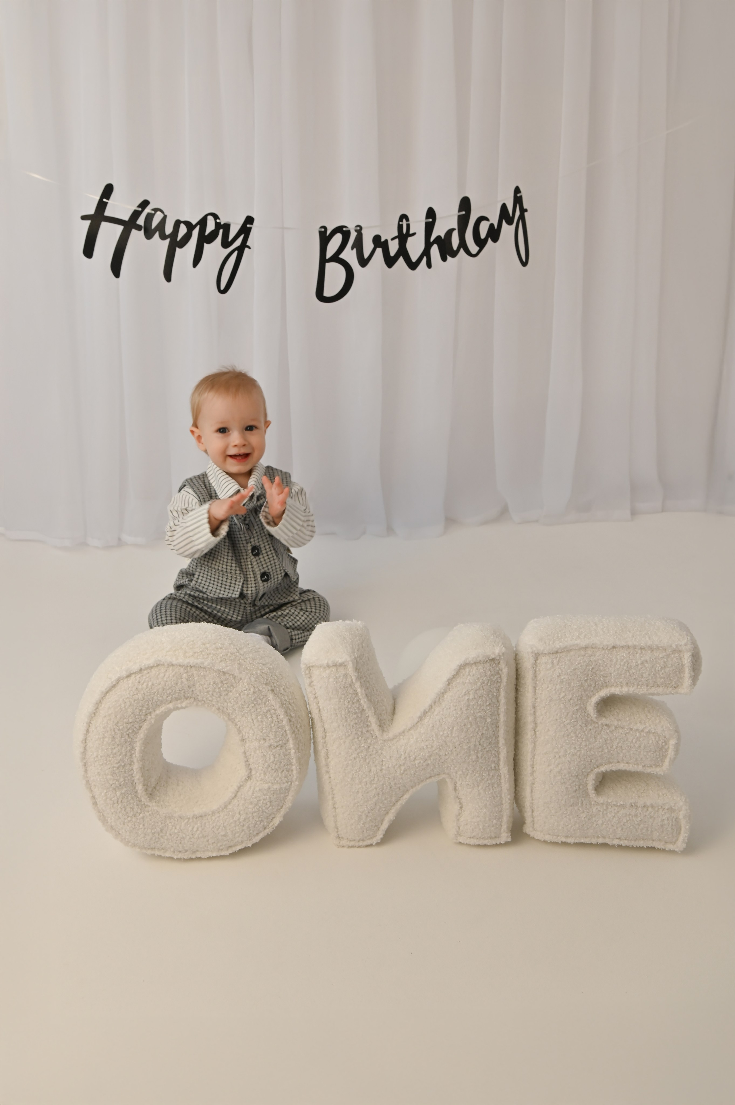 Годик Дениса. Фотограф Новорожденных и семейный Элла Огай г. Сатпаев