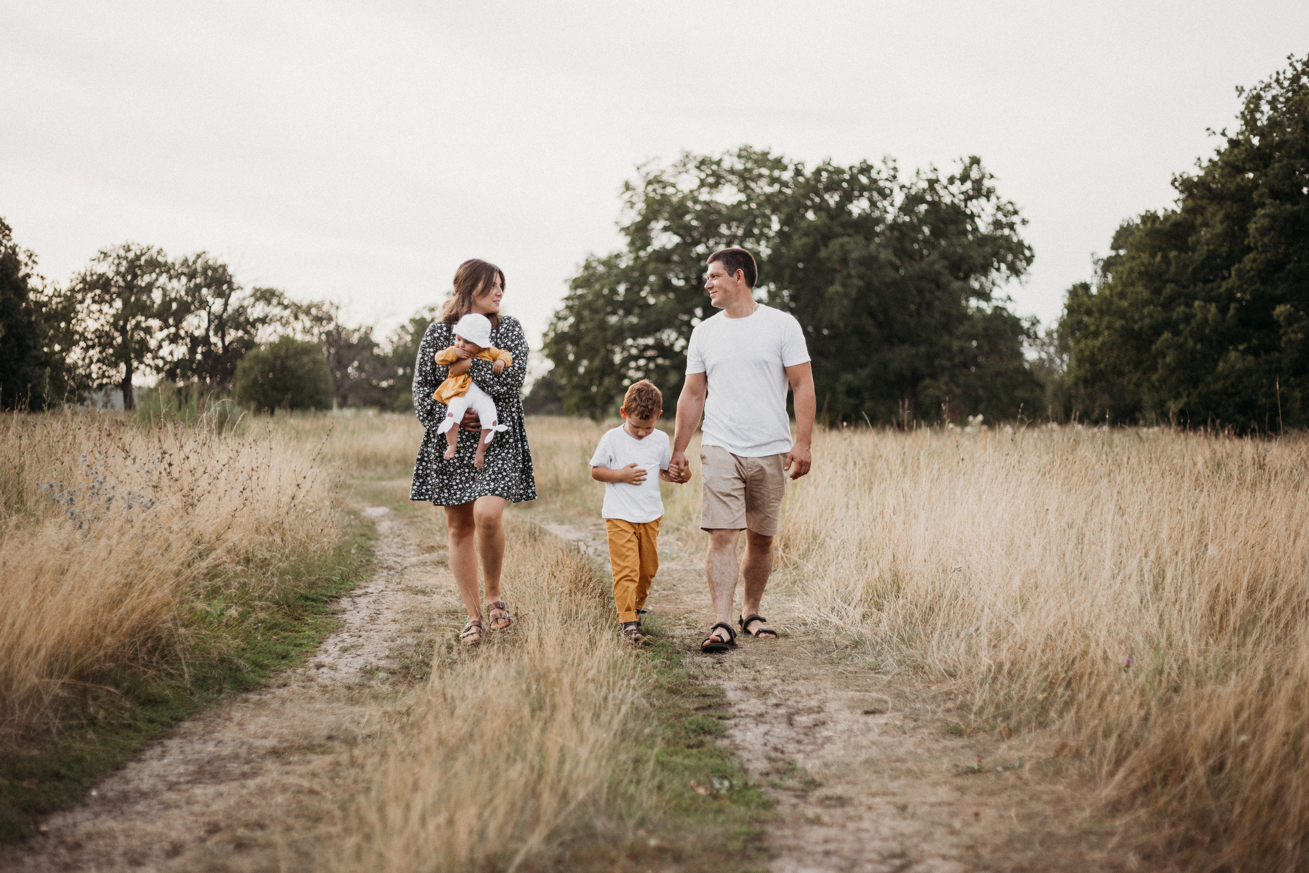 Катя с семьей в Дубках. Семейный и детский фотограф в Рязани Екатерина Воронцова