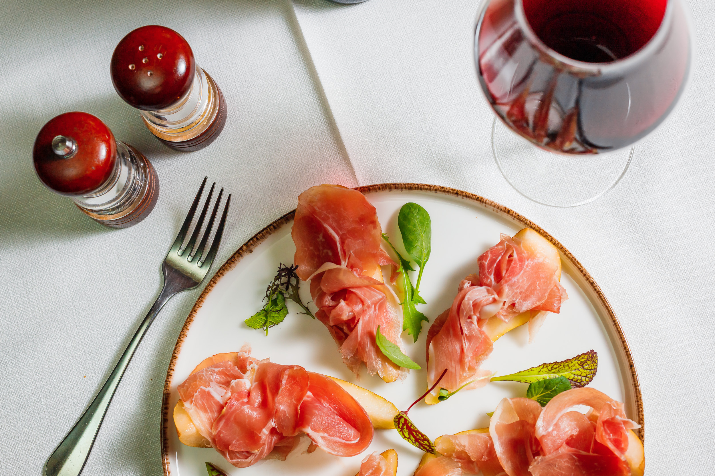 Съемка контента для Instagram ресторана Стейк-Хаус в Краснодаре. | Студия "Медведь" Краснодар. Создание сайтов, SMM, производство контента | Студия «Медведь» | Услуги для бизнеса