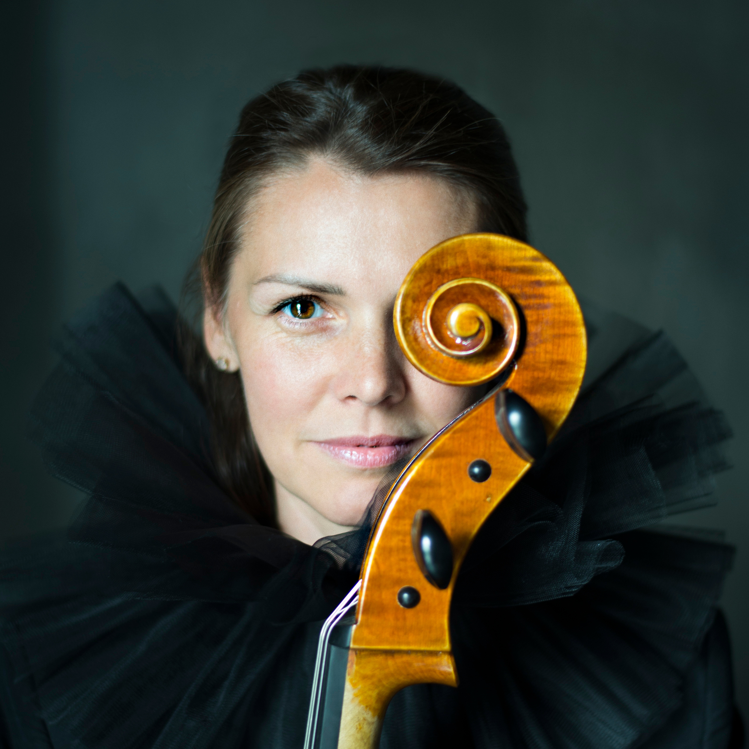 Женя и виолончель. Фотограф-портретист в Москве и Зеленограде Наташа Лев