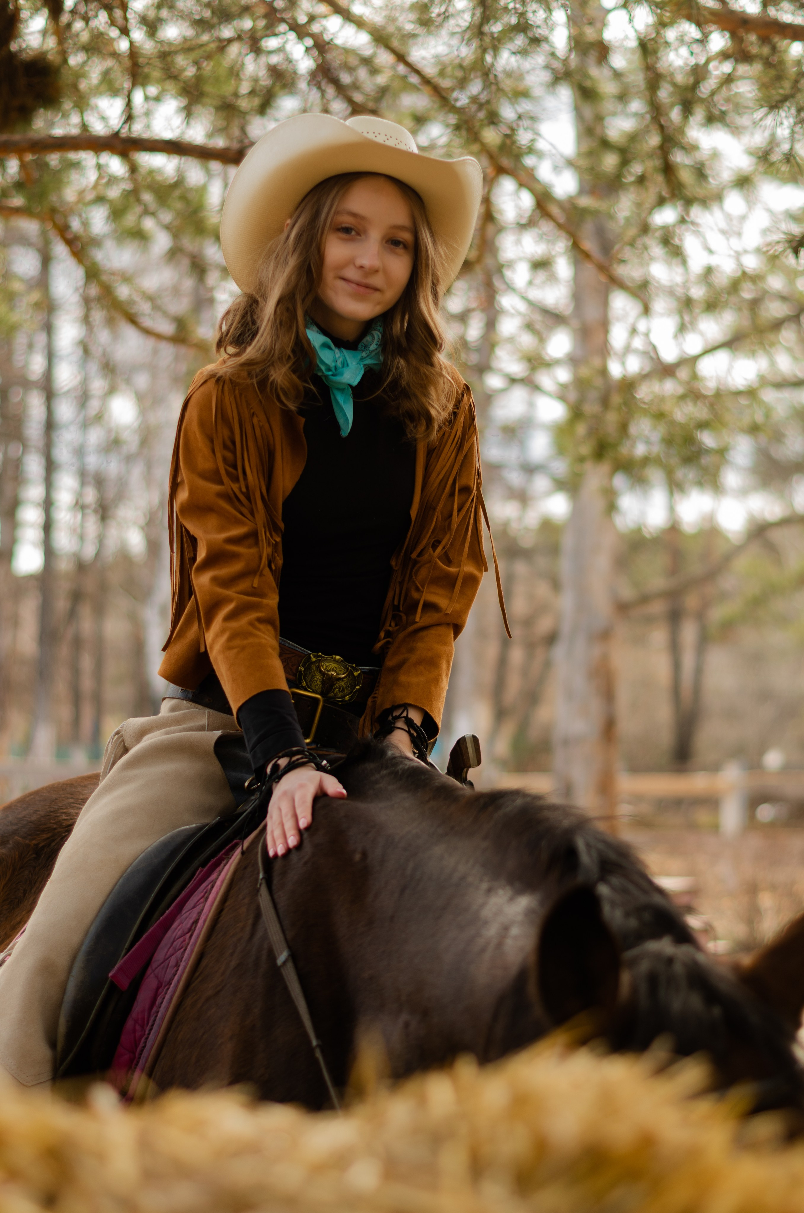 Ковбойская девчонка. Фотограф Марина Доглядная Челябинск фотосессии с лошадьми, мотоциклами