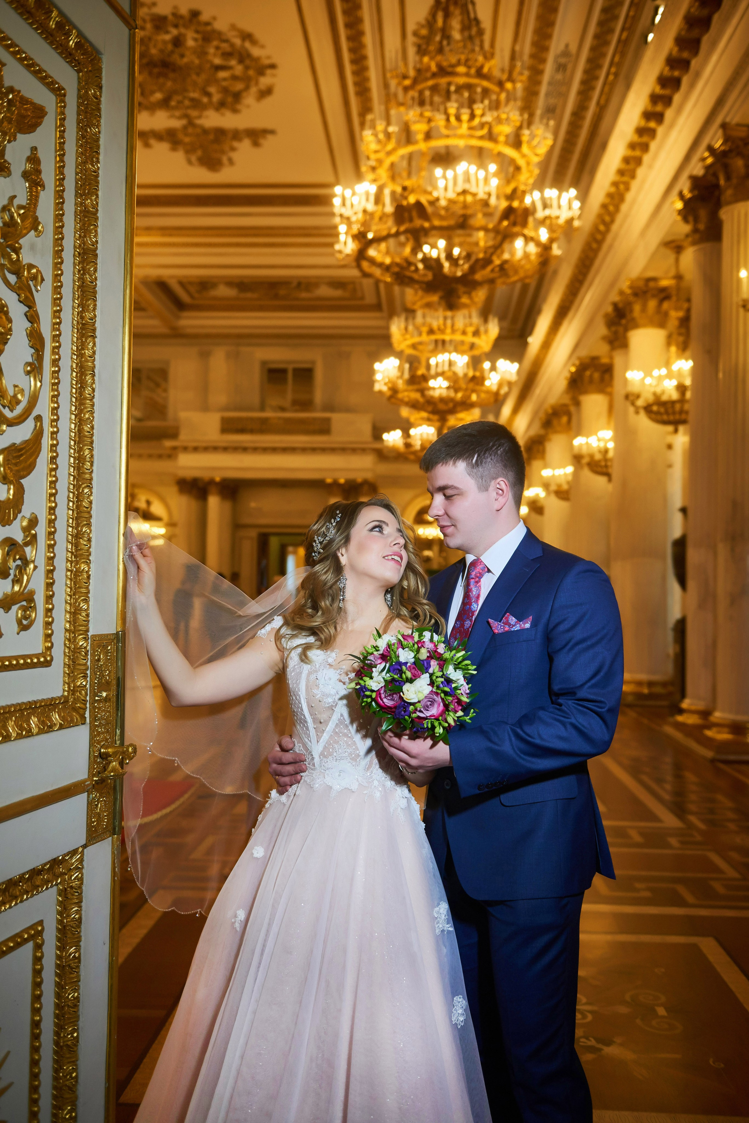 Елена и Иван (зимняя свадебная прогулка у Михайловского замка и фотосессия в Эрмитаже). Портретный, семейный и свадебный фотограф в Санкт-Петербурге и в Пушкине Ширяев Денис