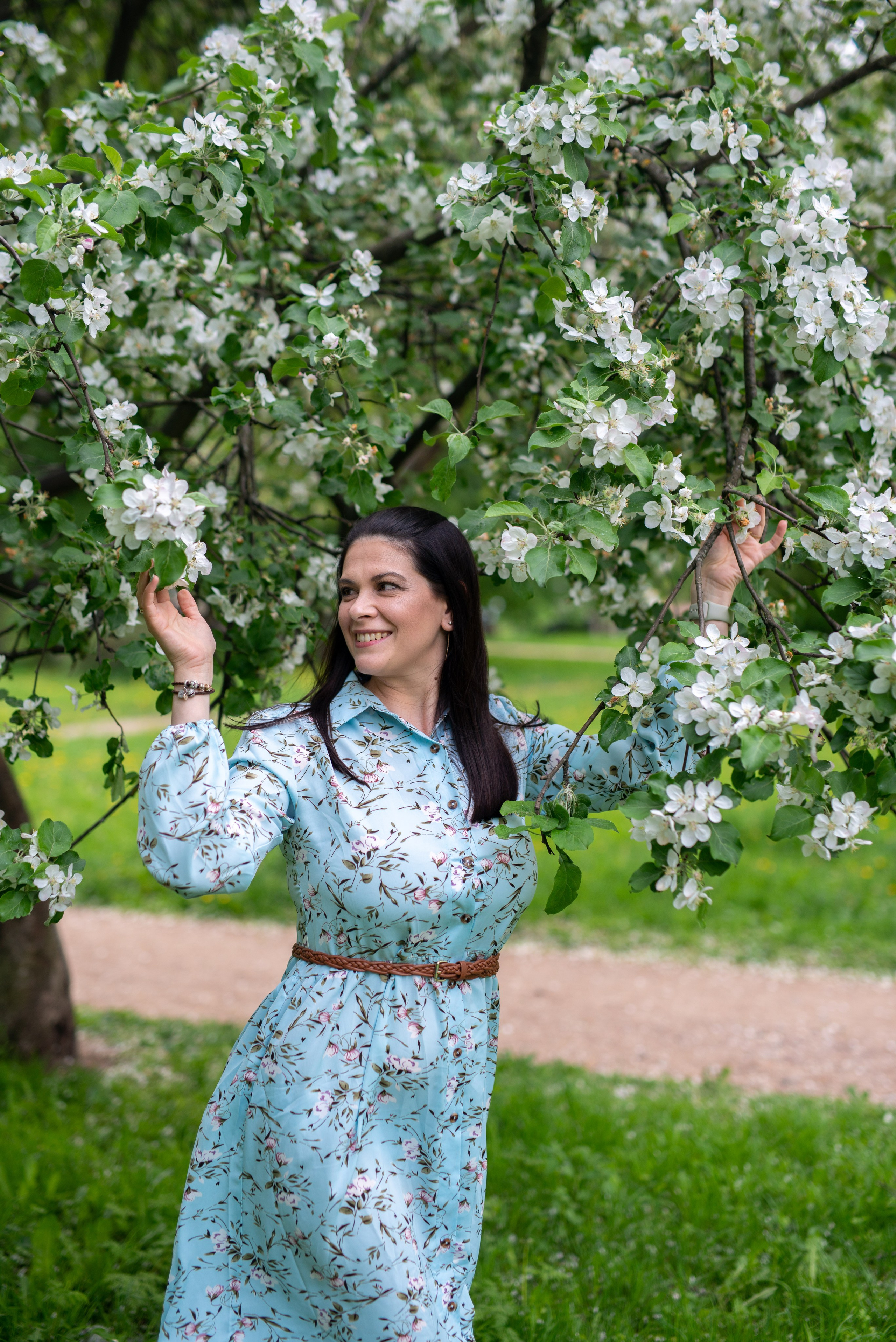 Наташа и Дима (фотосессия в цветущих садах). Портретный, семейный и свадебный фотограф в Санкт-Петербурге и в Пушкине Ширяев Денис