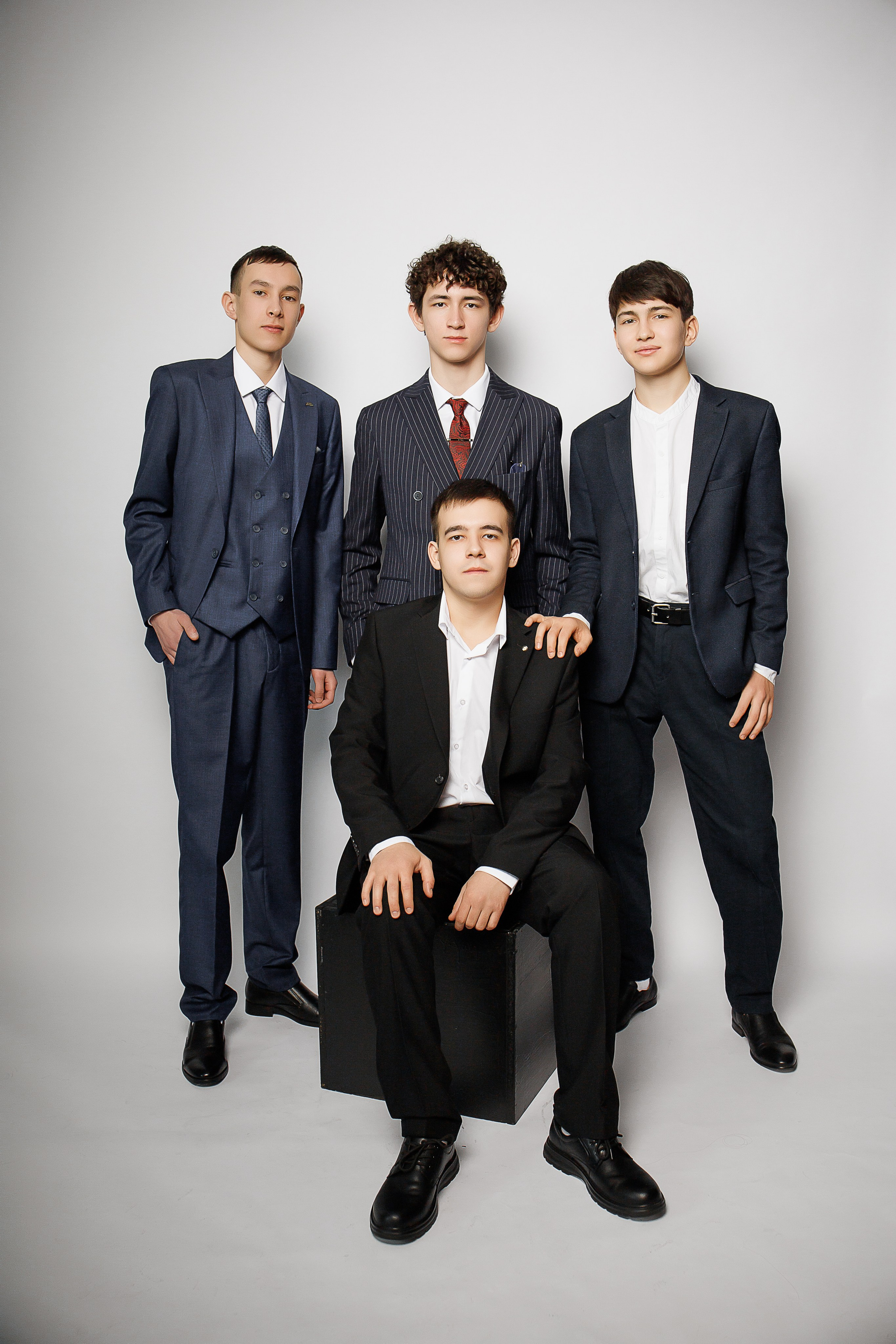 В фотостудии 9-11 классы. Свадебный и семейный фотограф в Похвистнево Анна Смирнова