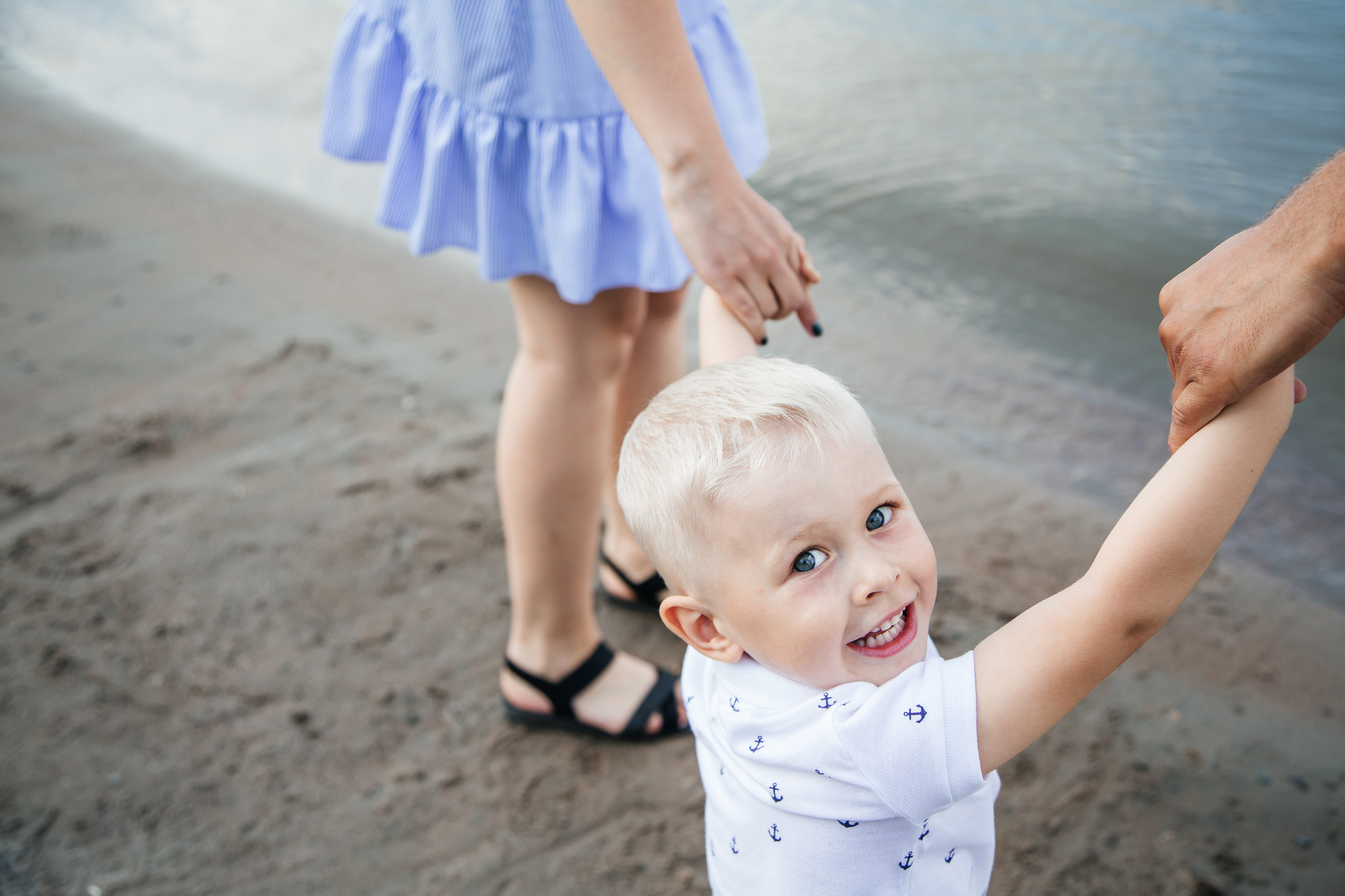 Семейная прогулка для Алины, Антона и Максимки. Свадебный и семейный фотограф в Новосибирске Ирина Дорошкова