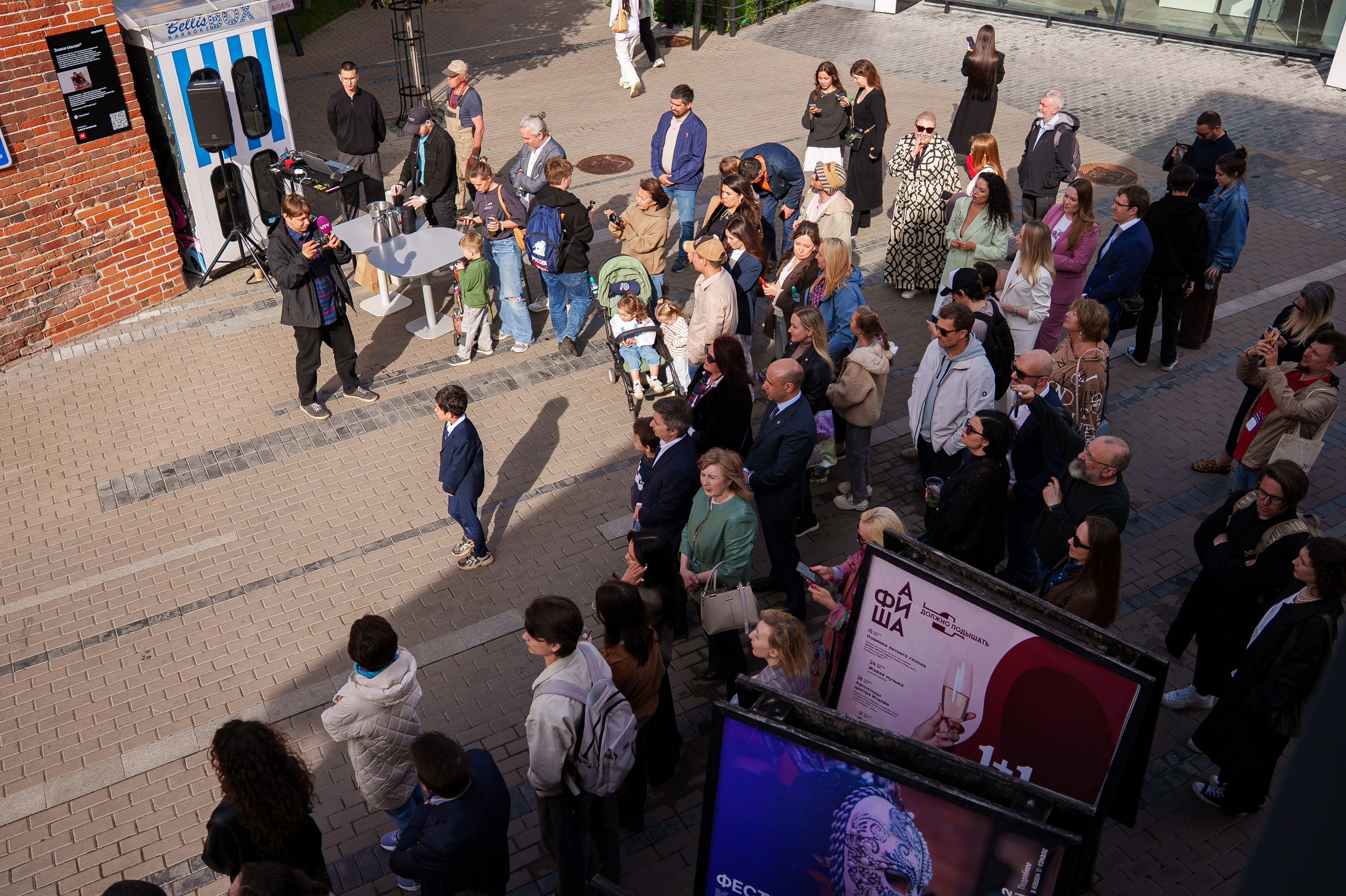 Фотосъёмка открытия выставки «Знаки свыше» Ильшата Байбурина в Арт-Квадрате (Уфа)