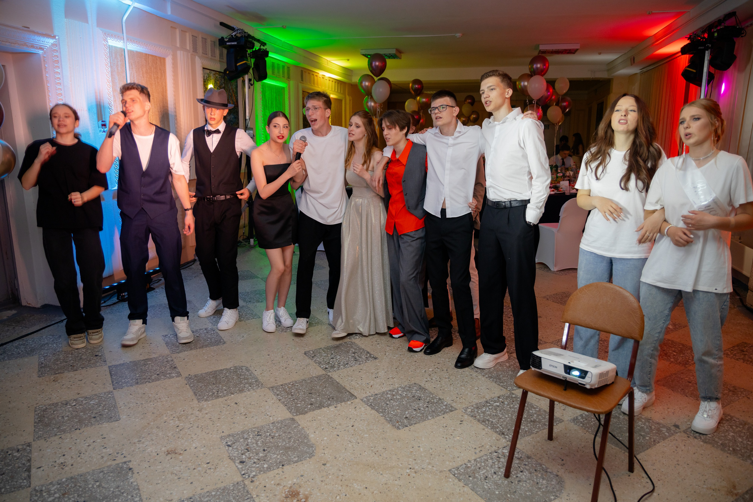 Школьный выпускной 2024 год в Соколе (Минск). Свадебный фотограф в Минске/Беларуси Сергей Спиридонов