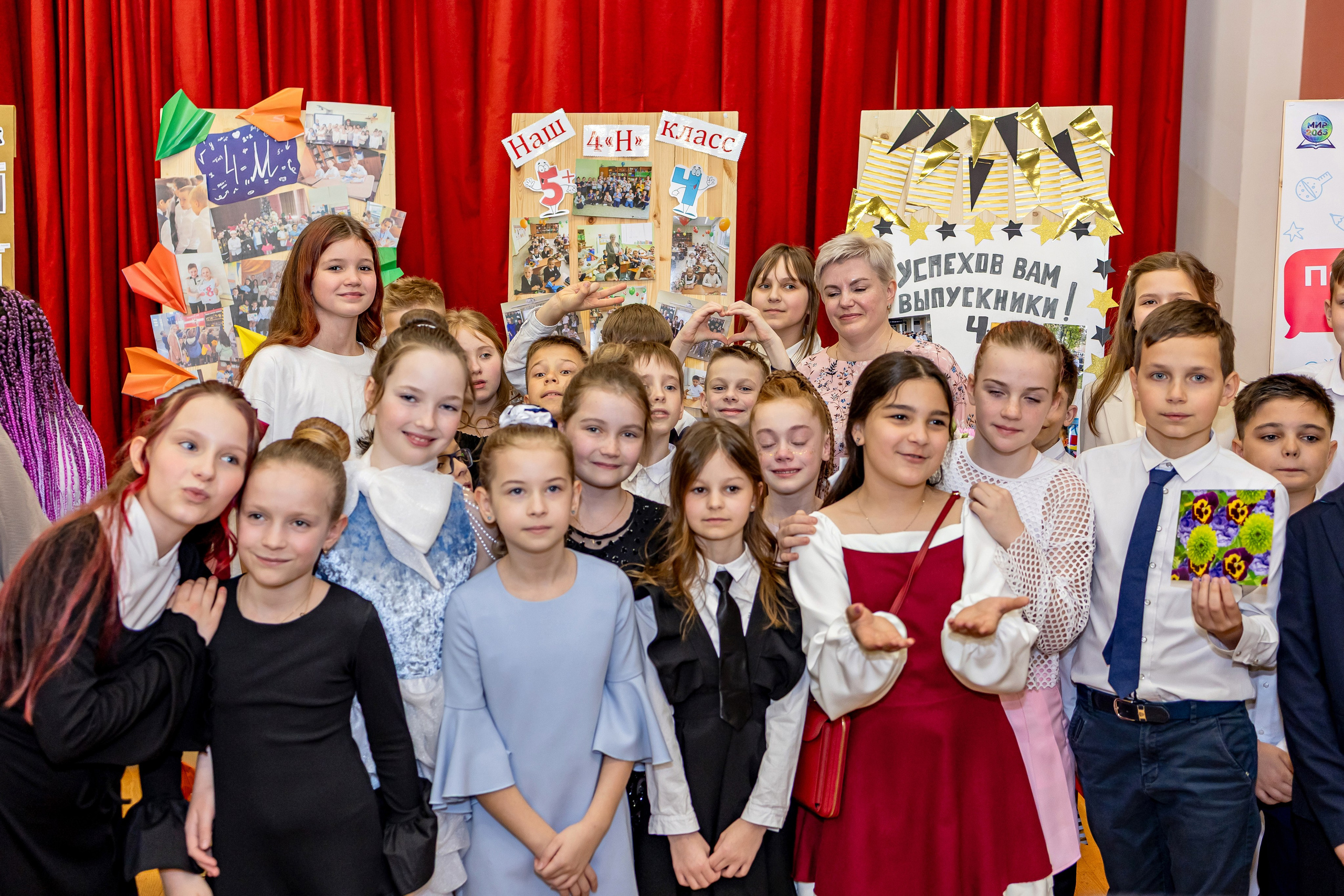 Выпускной праздник в начальной школе. Фотограф и видеограф Москва. Свадебный фотограф, видеограф. Выпускные альбомы. Оживающие альбомы