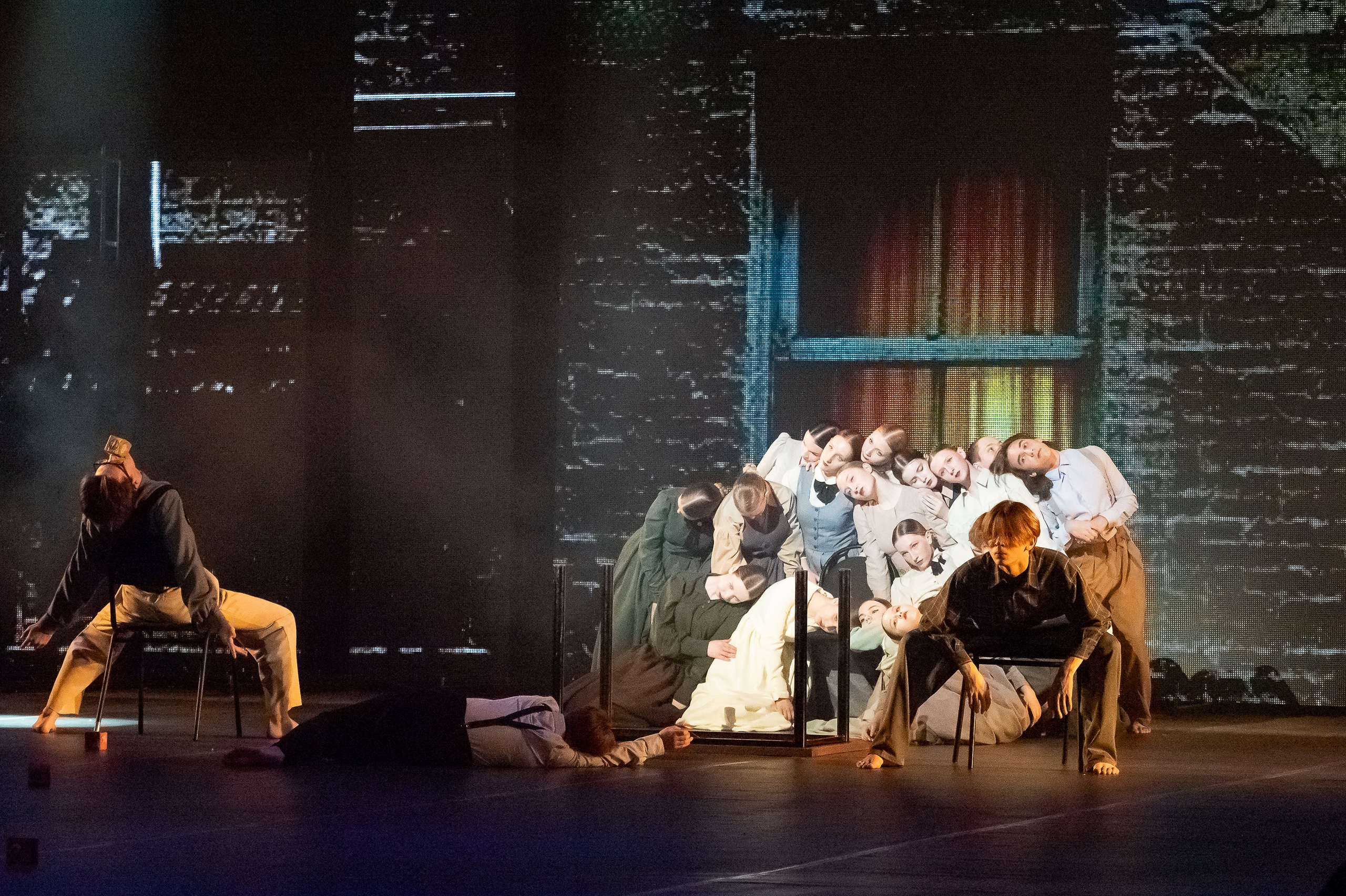 Концерт «Пространные танцы». Репортажный, семейный и детский фотограф в Пензе и Заречном Арина Ермилова. Картины барельеф на заказ